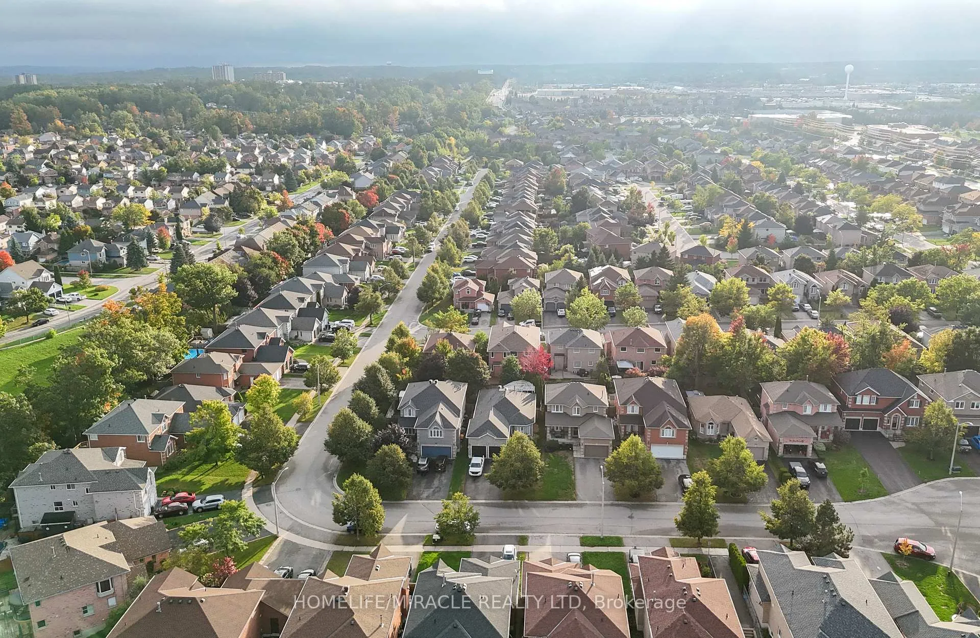 Photo 20 of 67 Stollar Boulevard W, Barrie, Little Lake — HOMEH