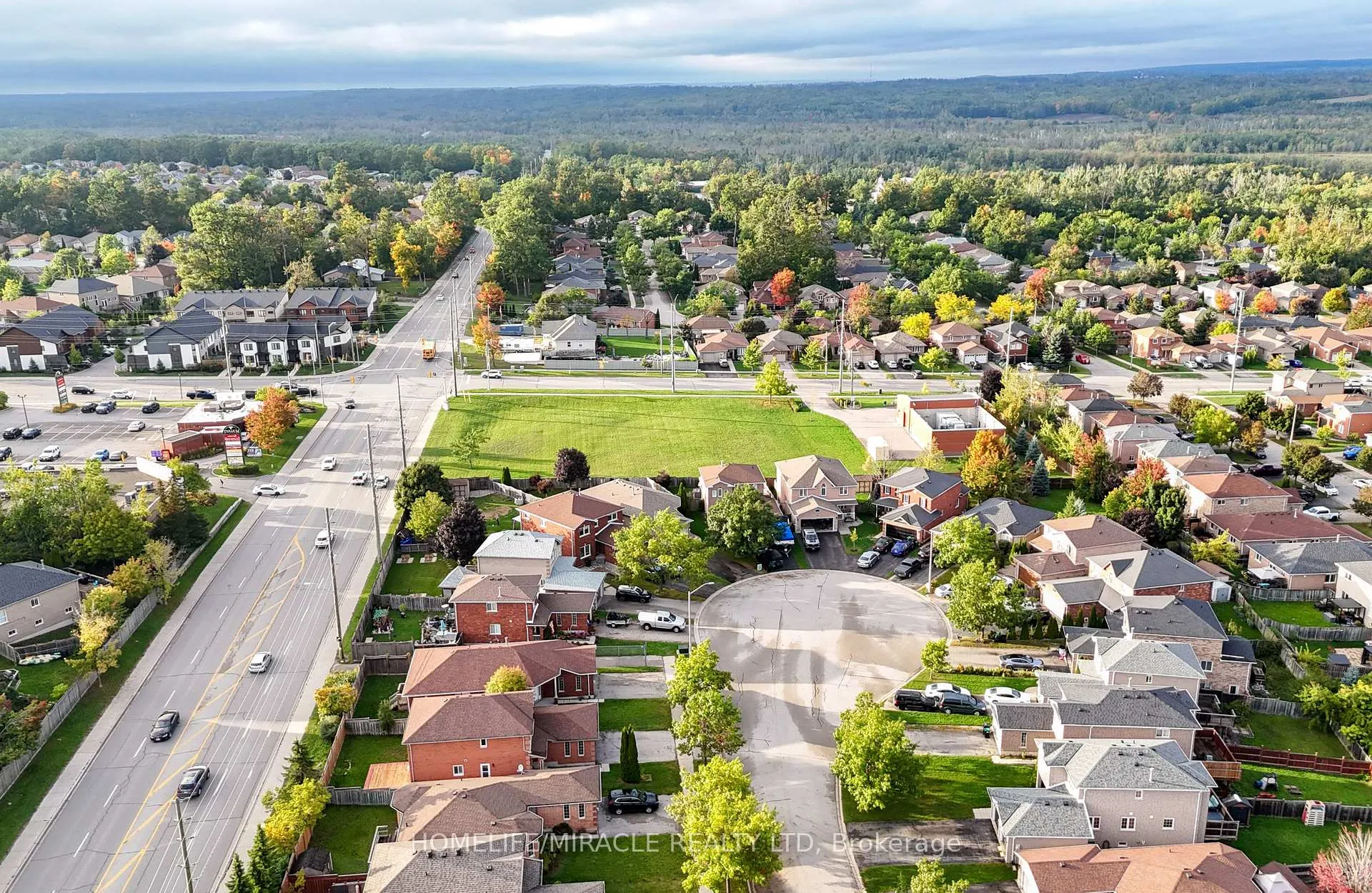 Photo 23 of 67 Stollar Boulevard W, Barrie, Little Lake — HOMEH