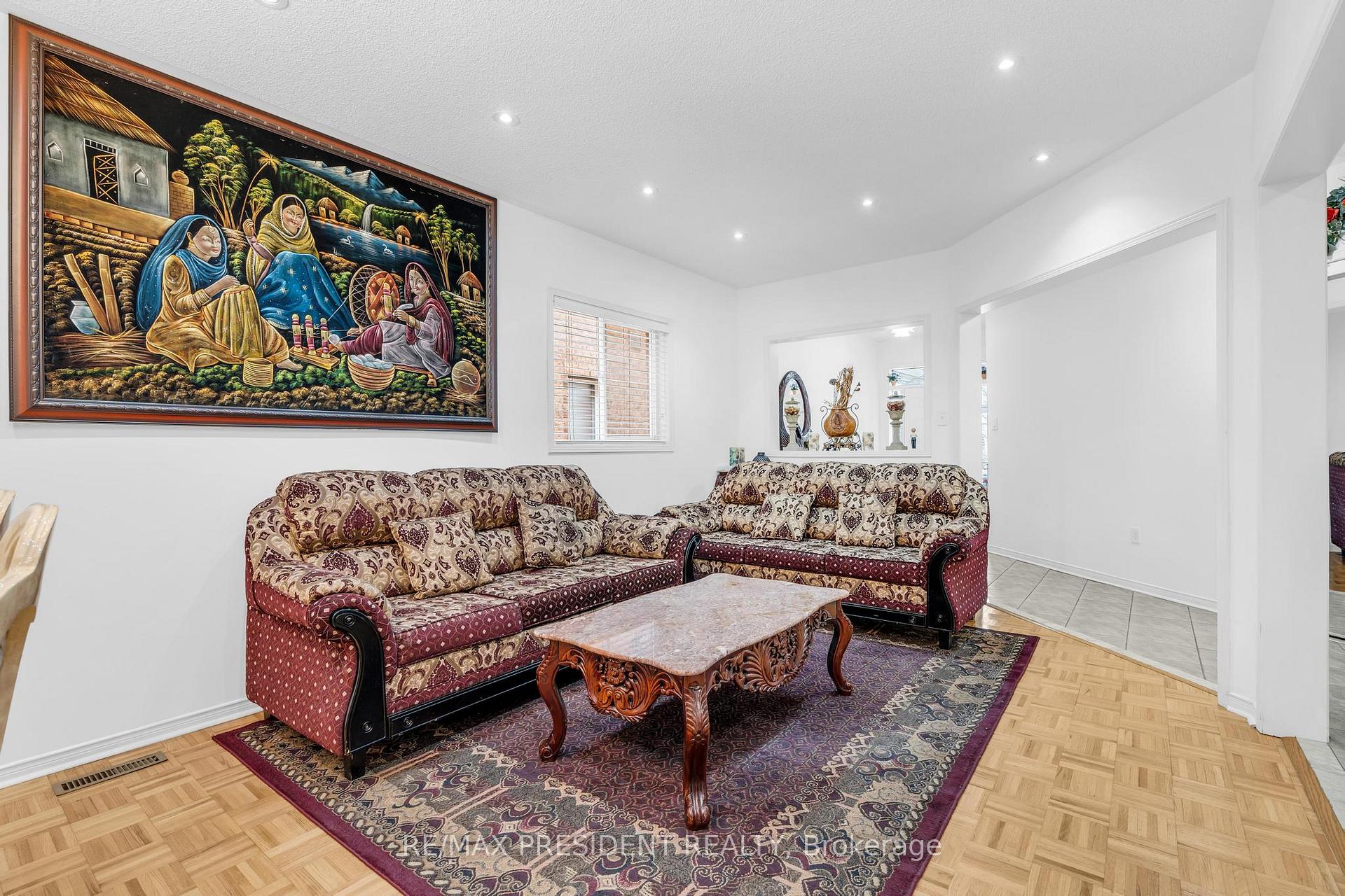 Photo 9 of 11 Oxtail Lane, Brampton, Fletcher's Creek Village — HOMEH