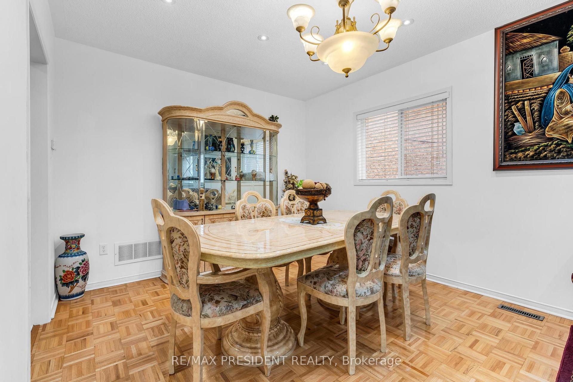 Photo 10 of 11 Oxtail Lane, Brampton, Fletcher's Creek Village — HOMEH