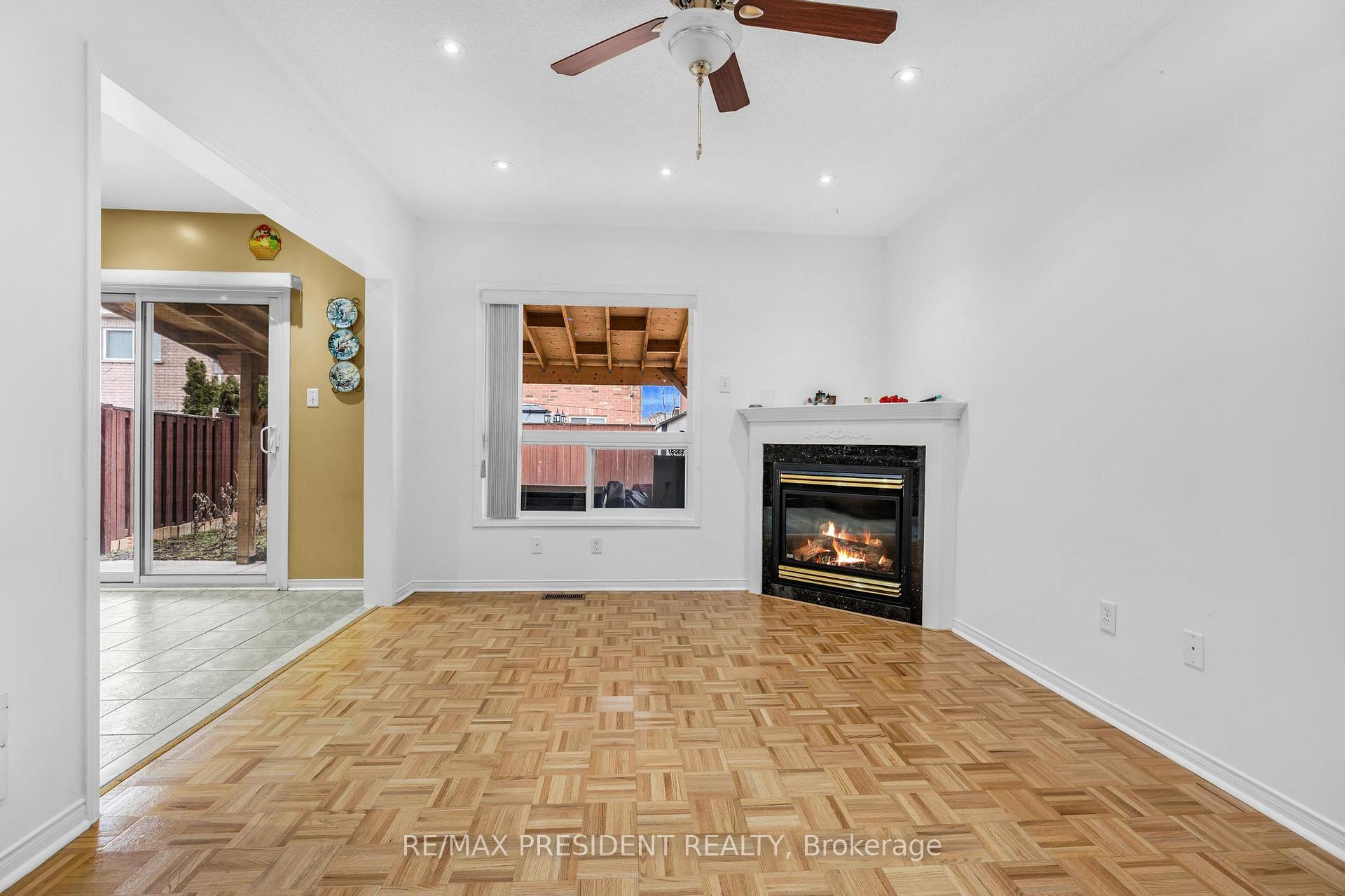 Photo 13 of 11 Oxtail Lane, Brampton, Fletcher's Creek Village — HOMEH