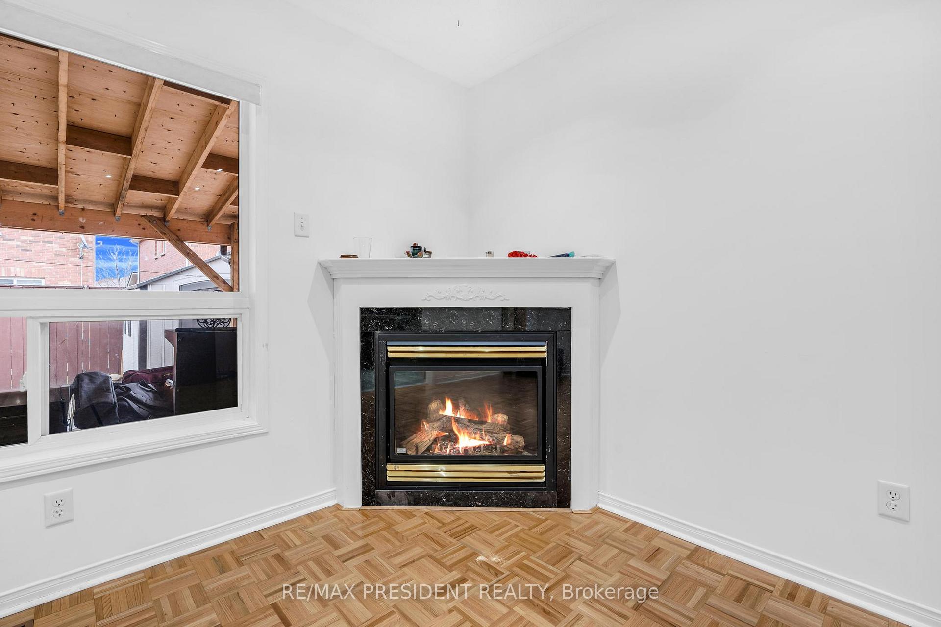 Photo 15 of 11 Oxtail Lane, Brampton, Fletcher's Creek Village — HOMEH