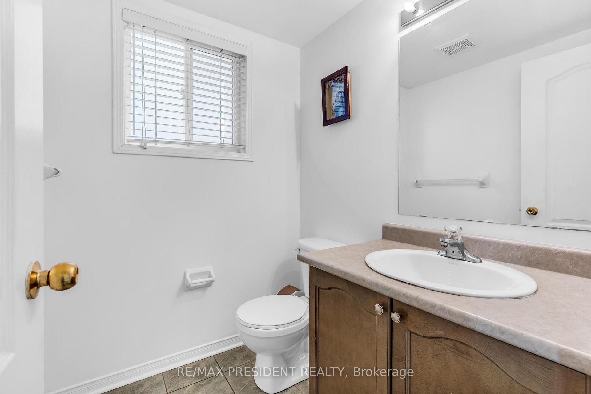 Photo 21 of 11 Oxtail Lane, Brampton, Fletcher's Creek Village — HOMEH