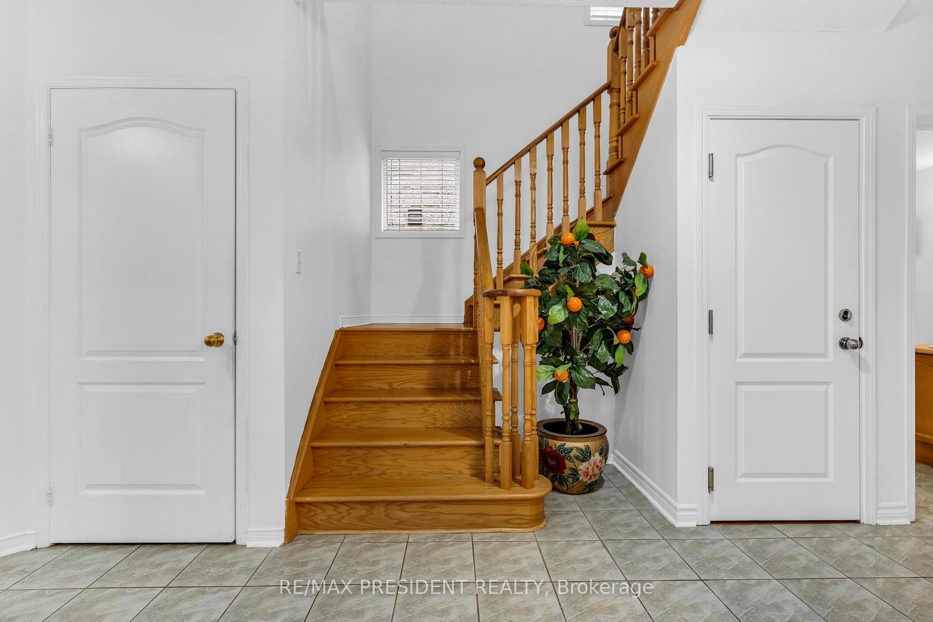 Photo 22 of 11 Oxtail Lane, Brampton, Fletcher's Creek Village — HOMEH