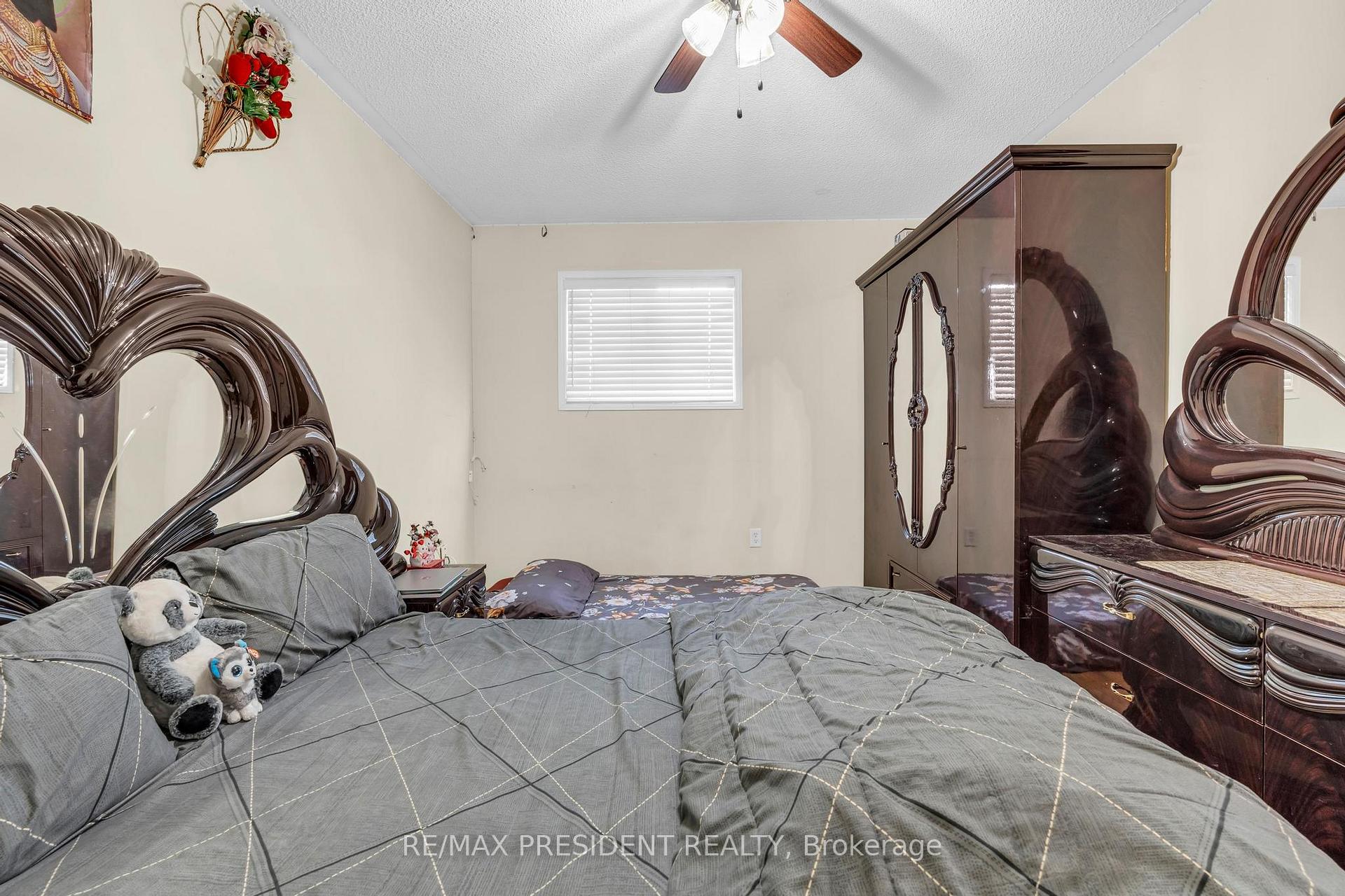 Photo 33 of 11 Oxtail Lane, Brampton, Fletcher's Creek Village — HOMEH