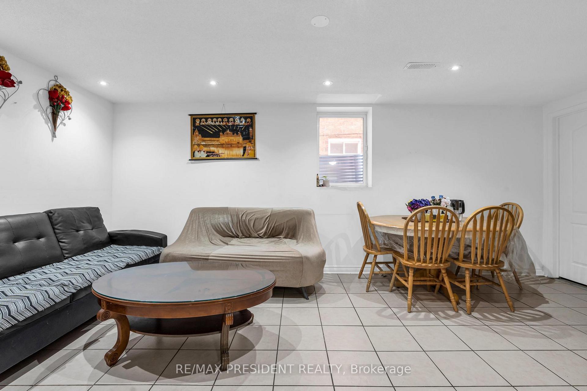 Photo 37 of 11 Oxtail Lane, Brampton, Fletcher's Creek Village — HOMEH