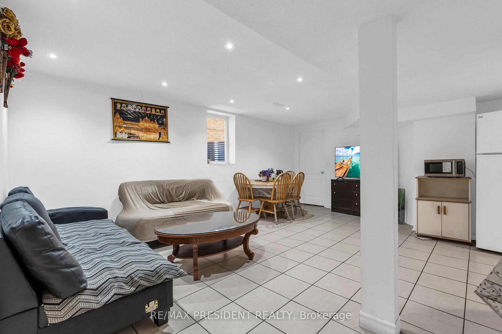 Photo 38 of 11 Oxtail Lane, Brampton, Fletcher's Creek Village — HOMEH