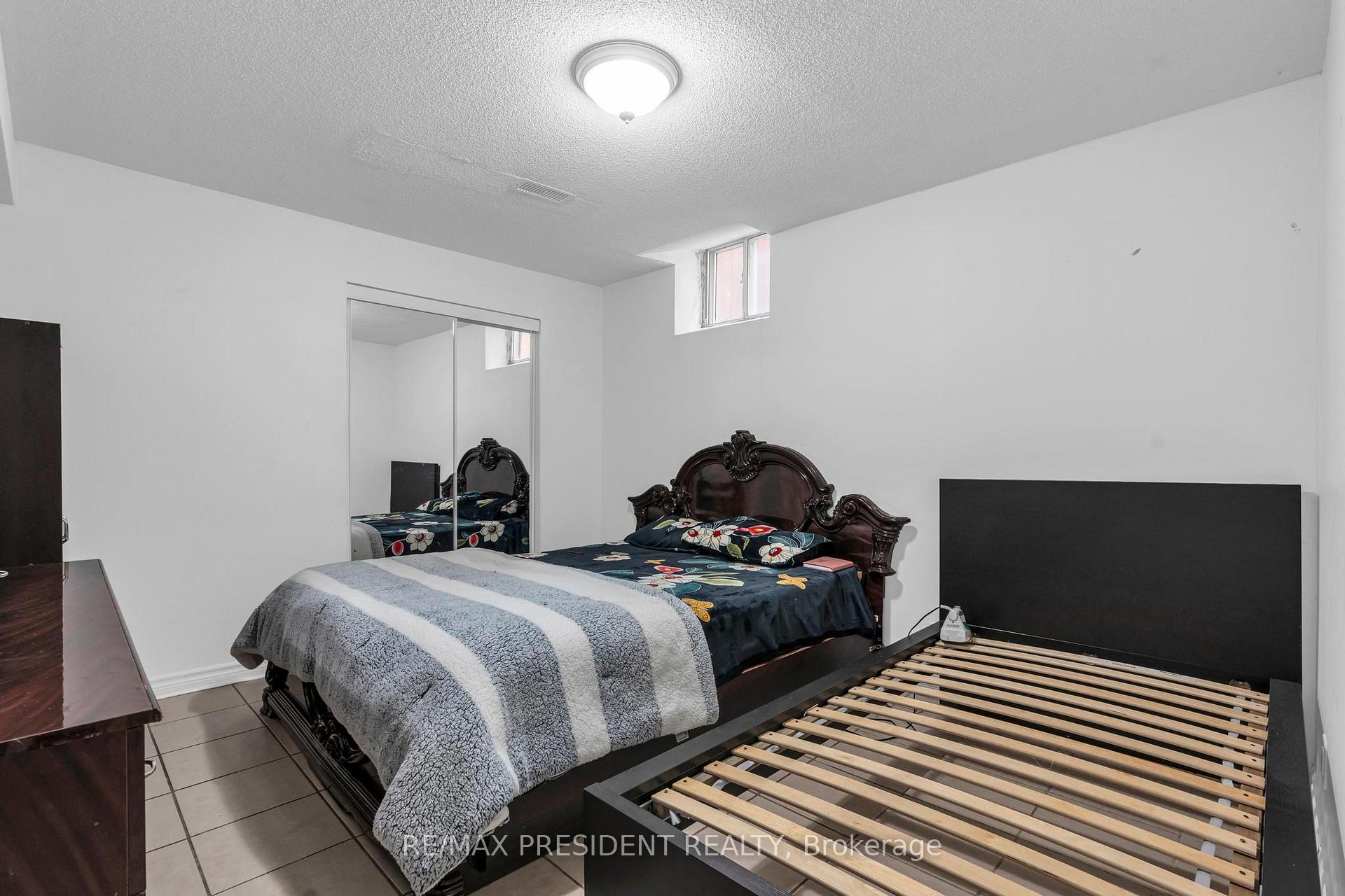 Photo 43 of 11 Oxtail Lane, Brampton, Fletcher's Creek Village — HOMEH