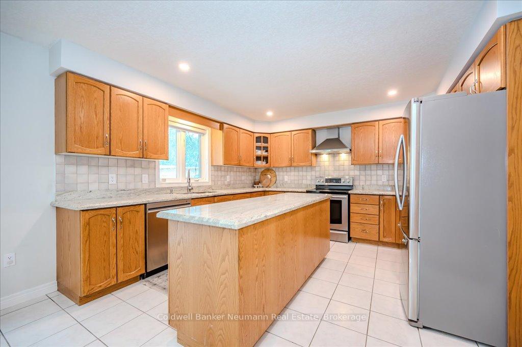 Photo 9 of 96 Pheasant Run Drive, Guelph, Kortright Hills — HOMEH