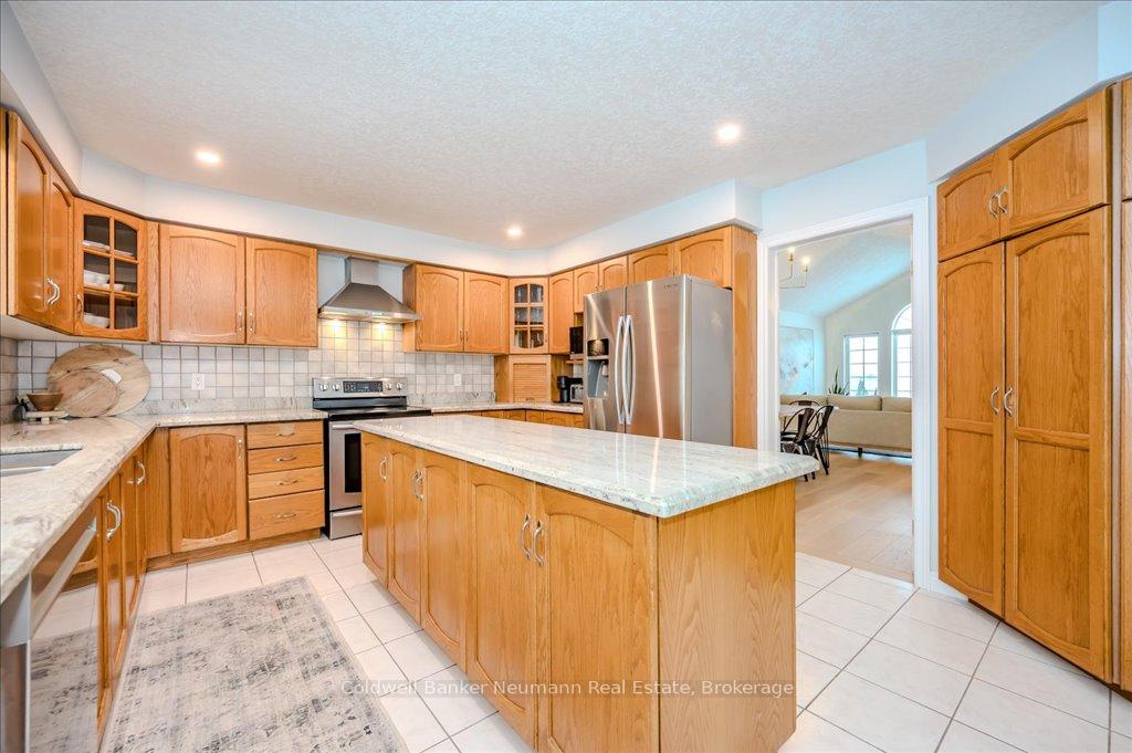 Photo 11 of 96 Pheasant Run Drive, Guelph, Kortright Hills — HOMEH