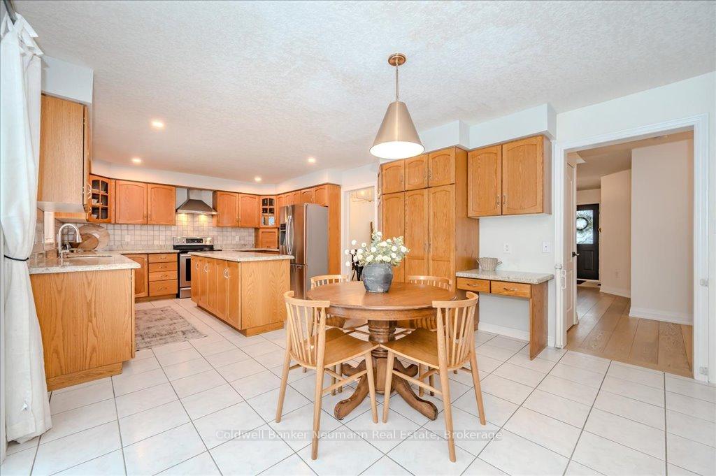 Photo 13 of 96 Pheasant Run Drive, Guelph, Kortright Hills — HOMEH