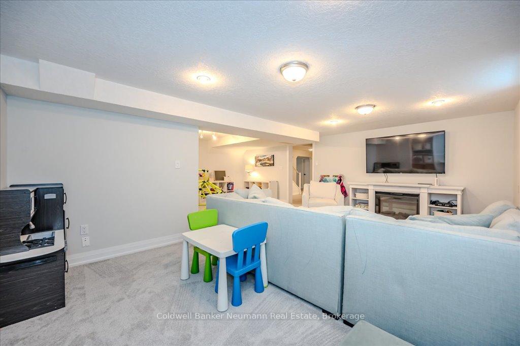 Photo 31 of 96 Pheasant Run Drive, Guelph, Kortright Hills — HOMEH