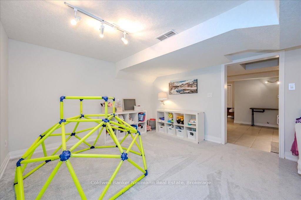 Photo 32 of 96 Pheasant Run Drive, Guelph, Kortright Hills — HOMEH