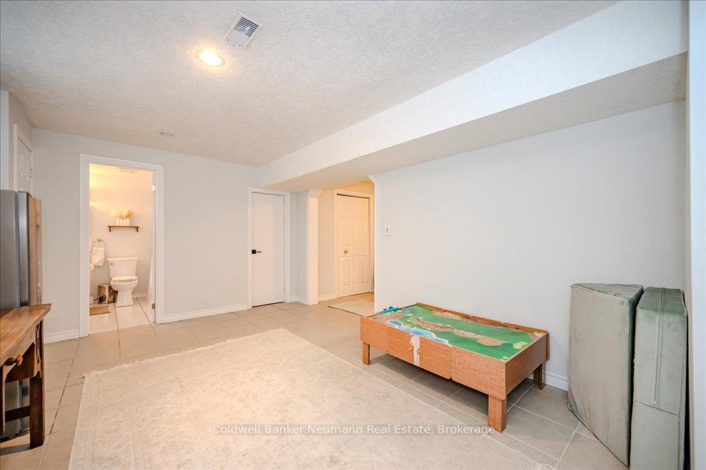 Photo 35 of 96 Pheasant Run Drive, Guelph, Kortright Hills — HOMEH