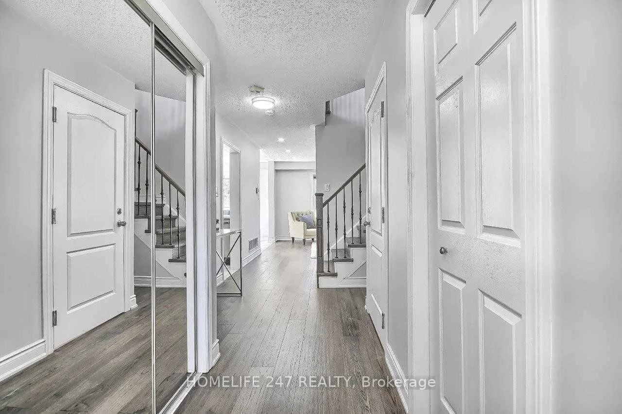 Photo 3 of 32 Poplar Plains Road, Brampton, Fletcher's Meadow — HOMEH