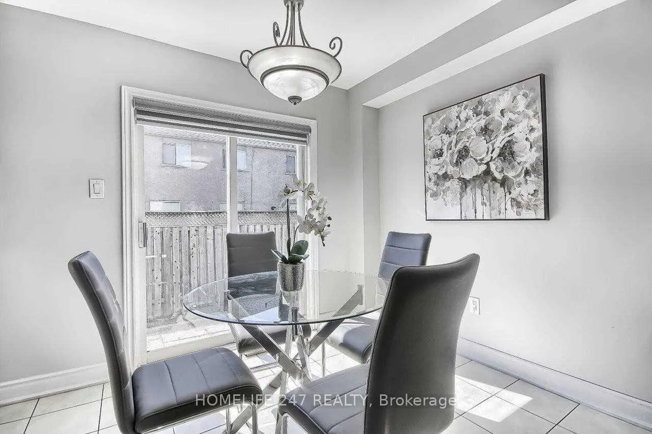 Photo 8 of 32 Poplar Plains Road, Brampton, Fletcher's Meadow — HOMEH