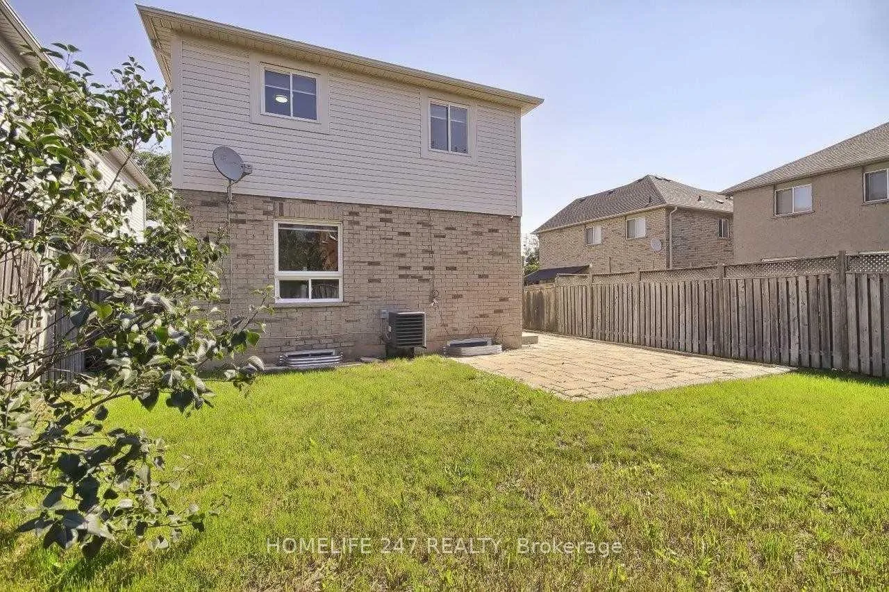Photo 27 of 32 Poplar Plains Road, Brampton, Fletcher's Meadow — HOMEH