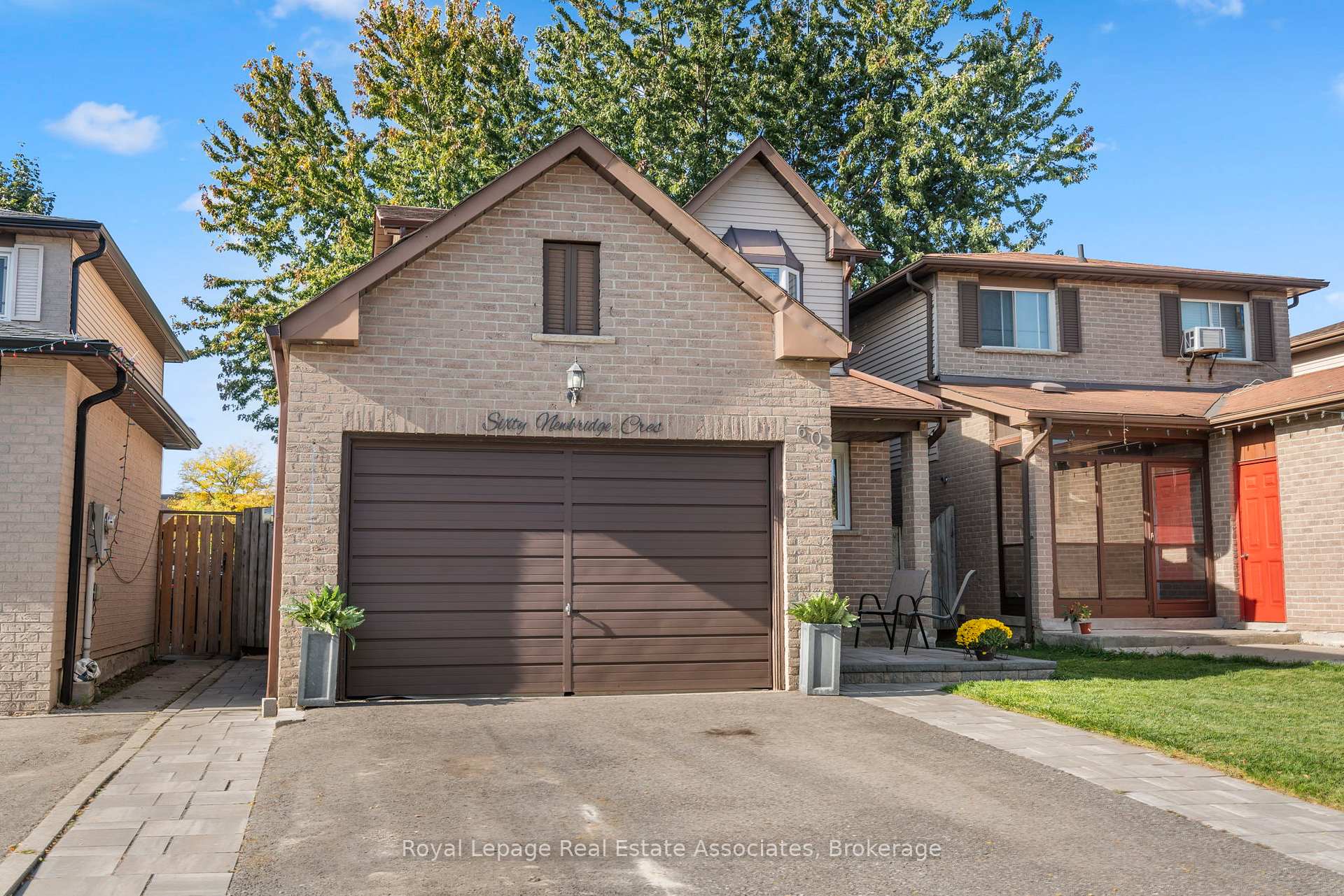 Photo 3 of 60 Newbridge Crescent, Brampton, Westgate — HOMEH