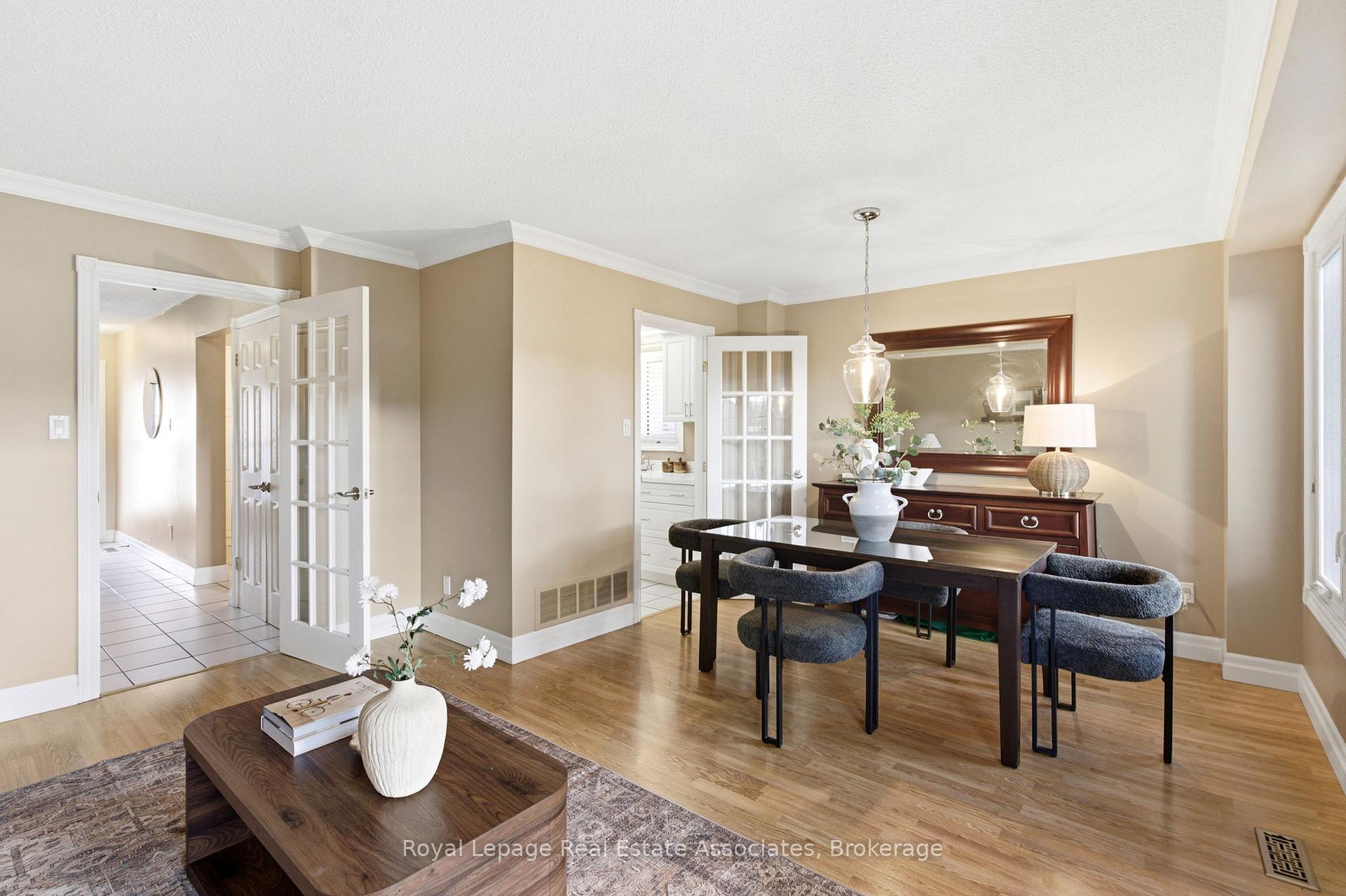 Photo 6 of 60 Newbridge Crescent, Brampton, Westgate — HOMEH