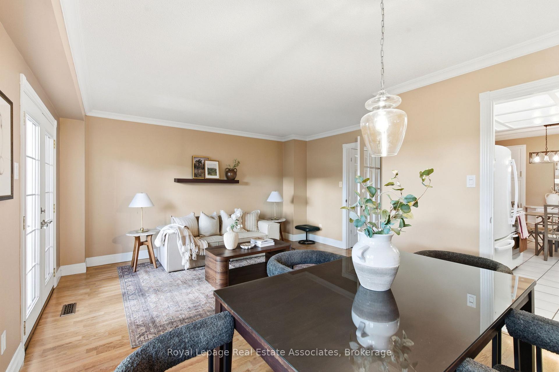 Photo 8 of 60 Newbridge Crescent, Brampton, Westgate — HOMEH