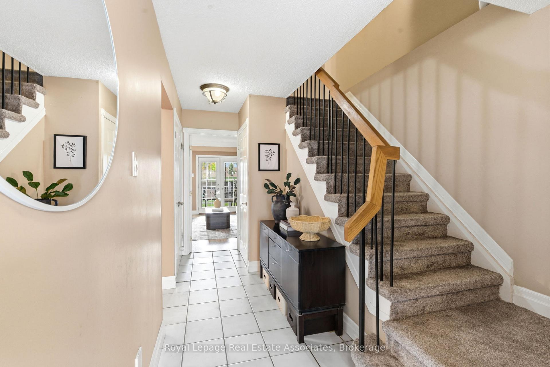 Photo 11 of 60 Newbridge Crescent, Brampton, Westgate — HOMEH