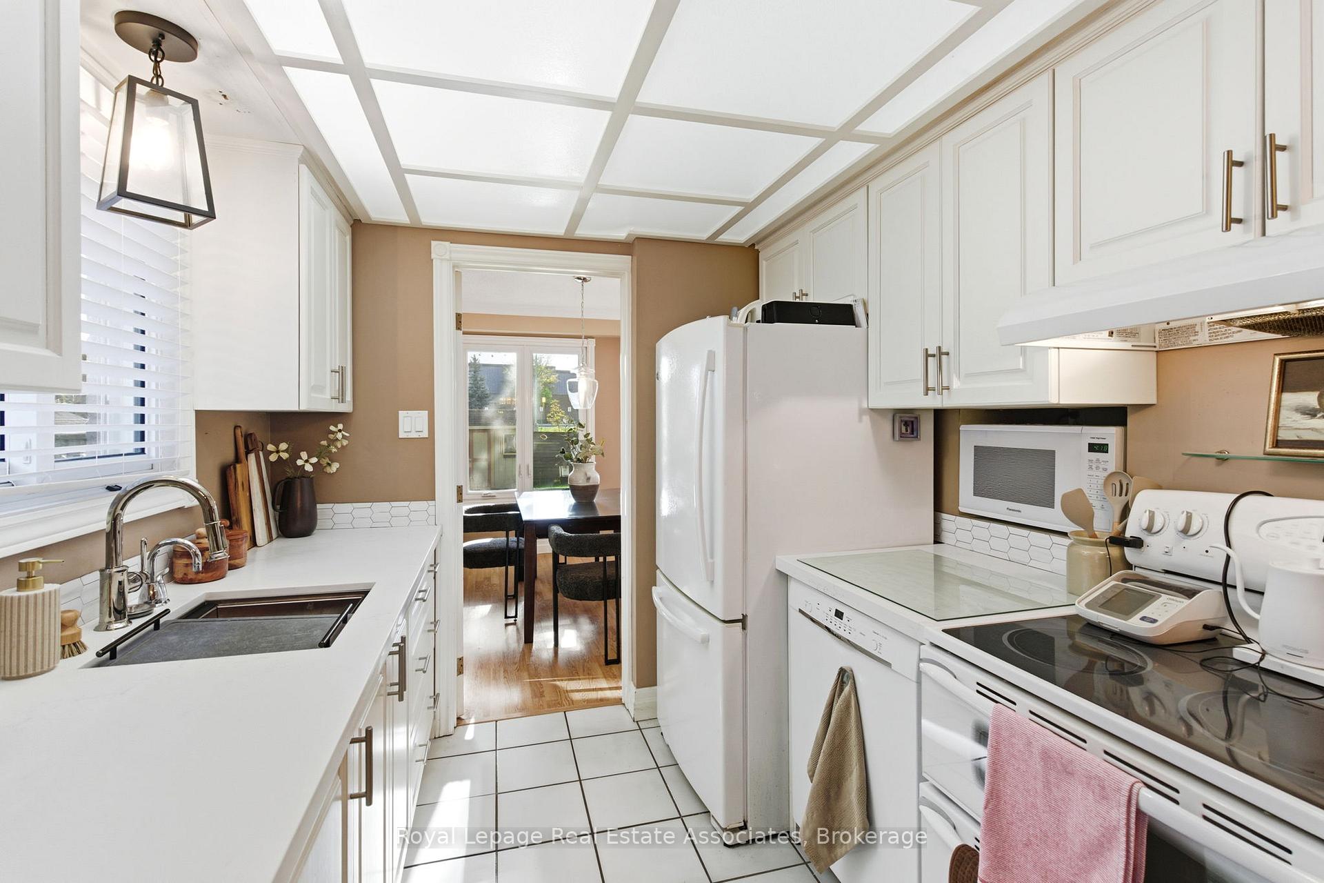 Photo 13 of 60 Newbridge Crescent, Brampton, Westgate — HOMEH