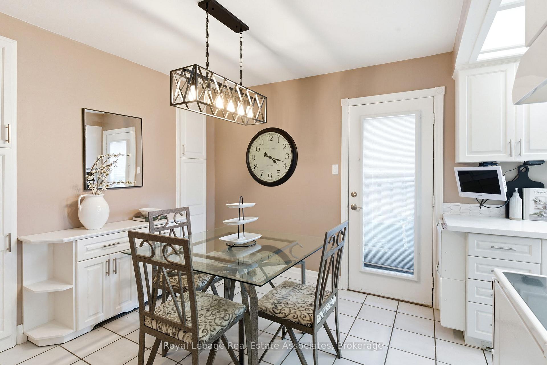 Photo 15 of 60 Newbridge Crescent, Brampton, Westgate — HOMEH