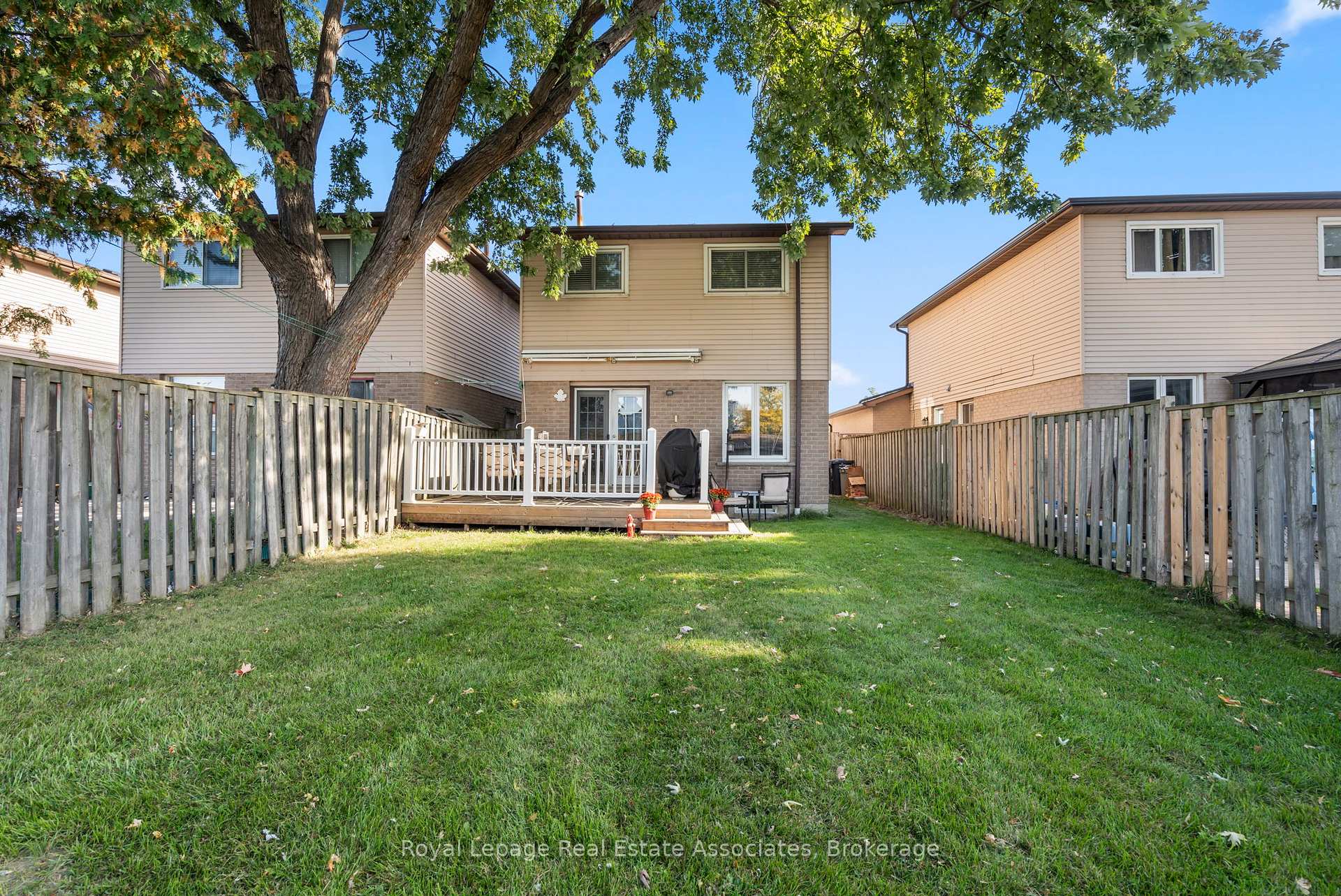 Photo 34 of 60 Newbridge Crescent, Brampton, Westgate — HOMEH
