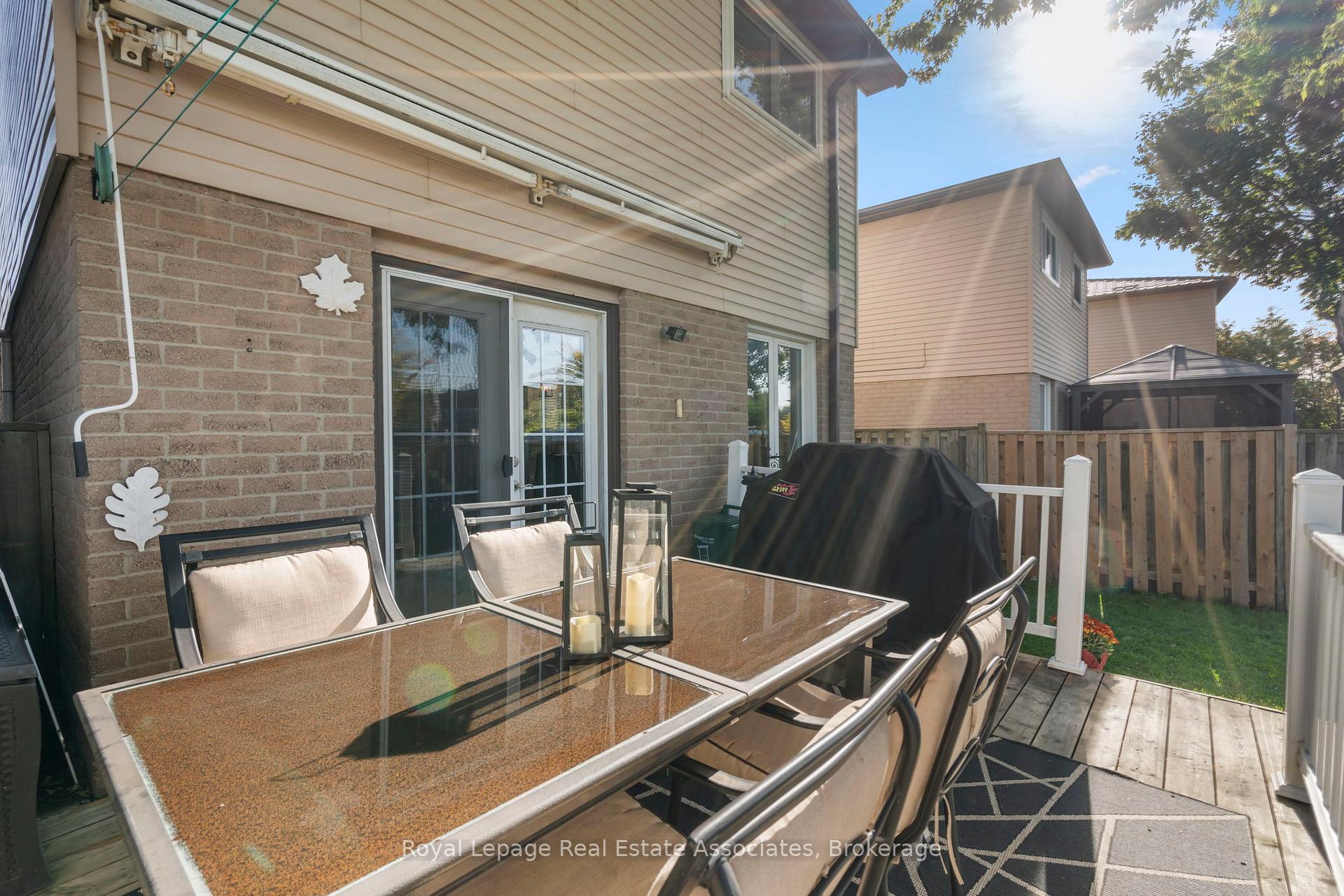 Photo 38 of 60 Newbridge Crescent, Brampton, Westgate — HOMEH