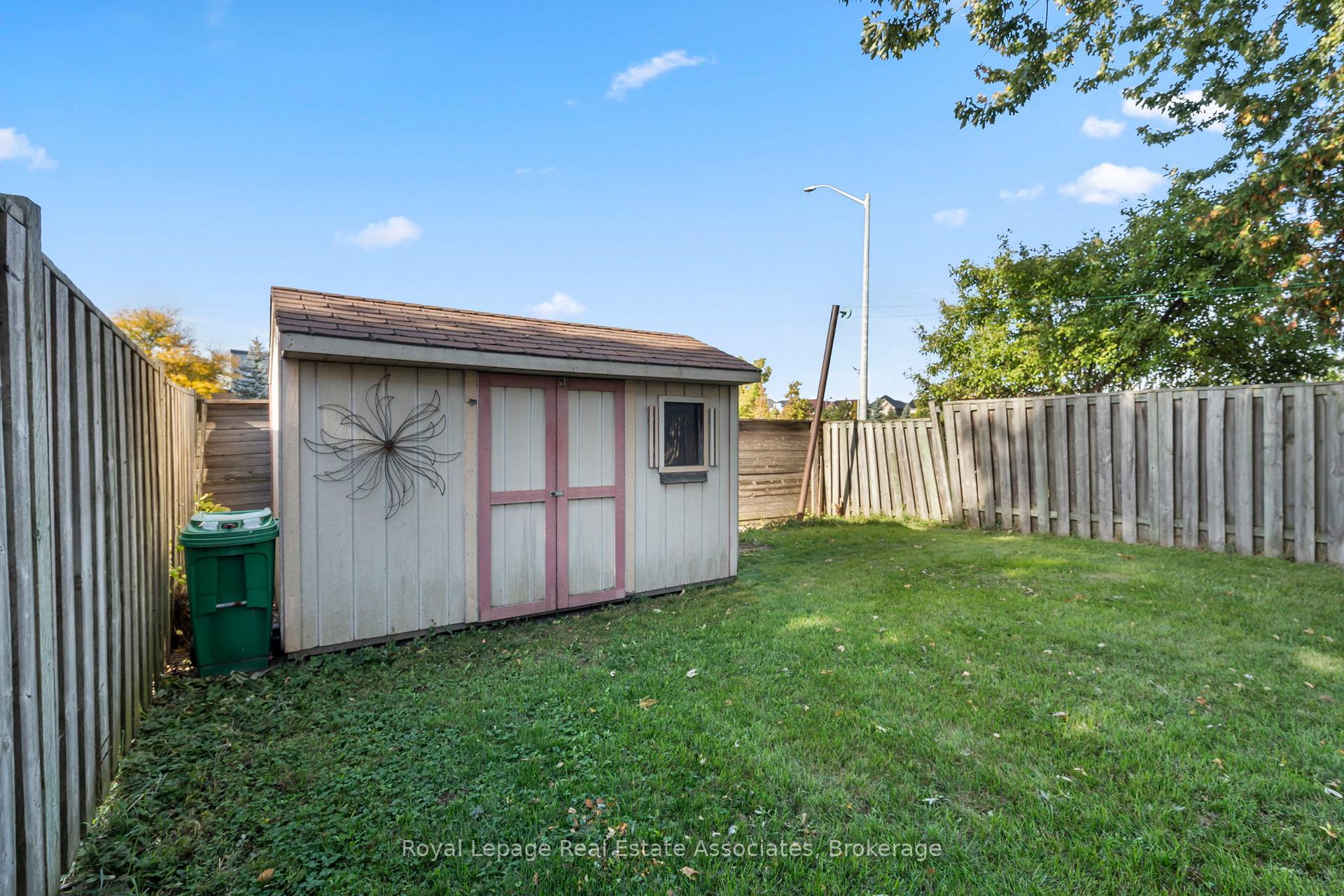 Photo 40 of 60 Newbridge Crescent, Brampton, Westgate — HOMEH