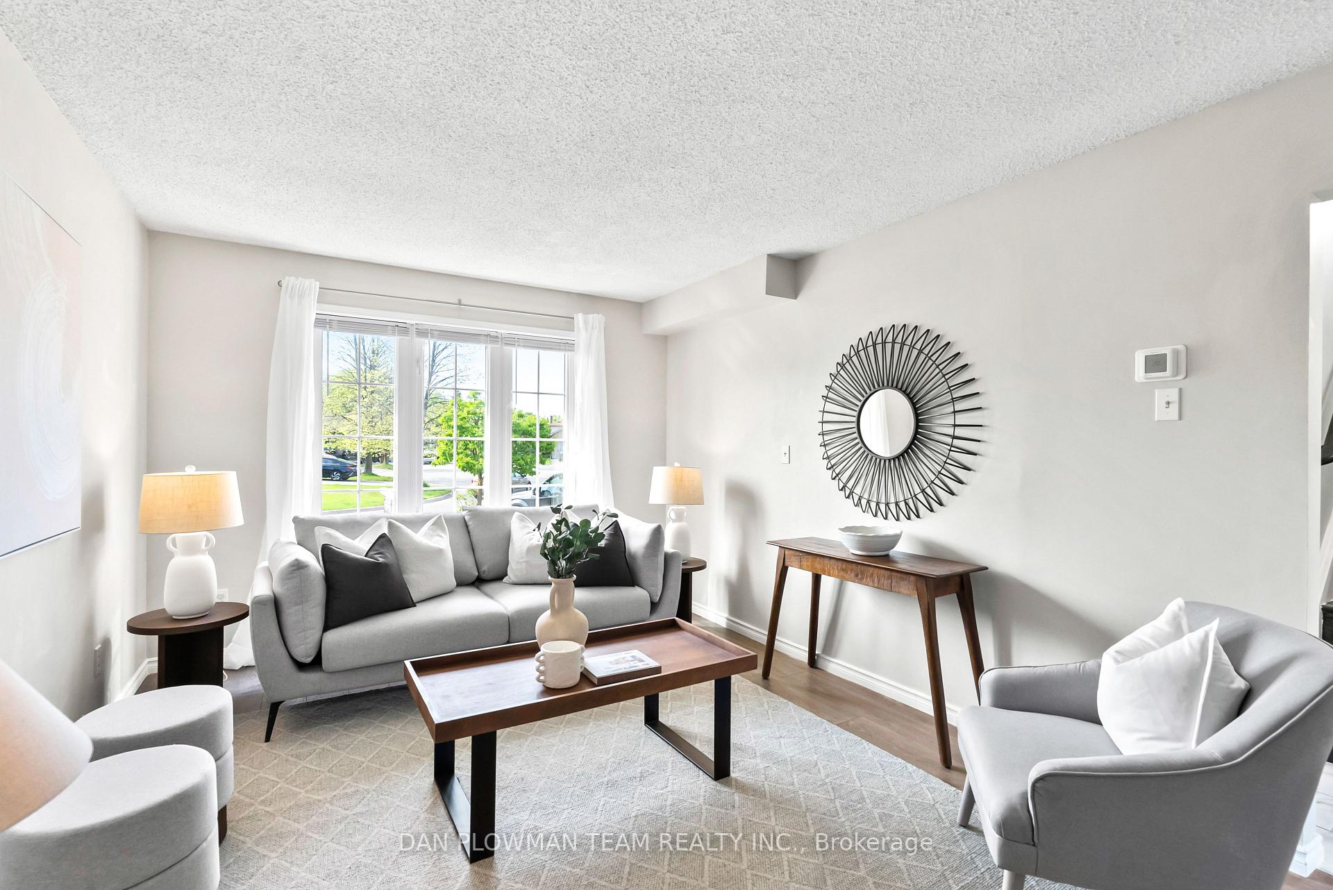 Photo 5 of 29 Barron Court, Clarington, Courtice — HOMEH