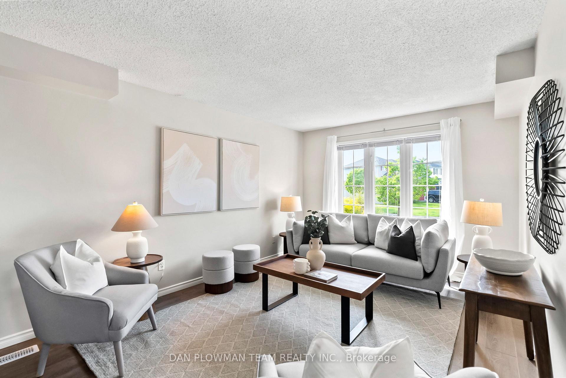 Photo 8 of 29 Barron Court, Clarington, Courtice — HOMEH