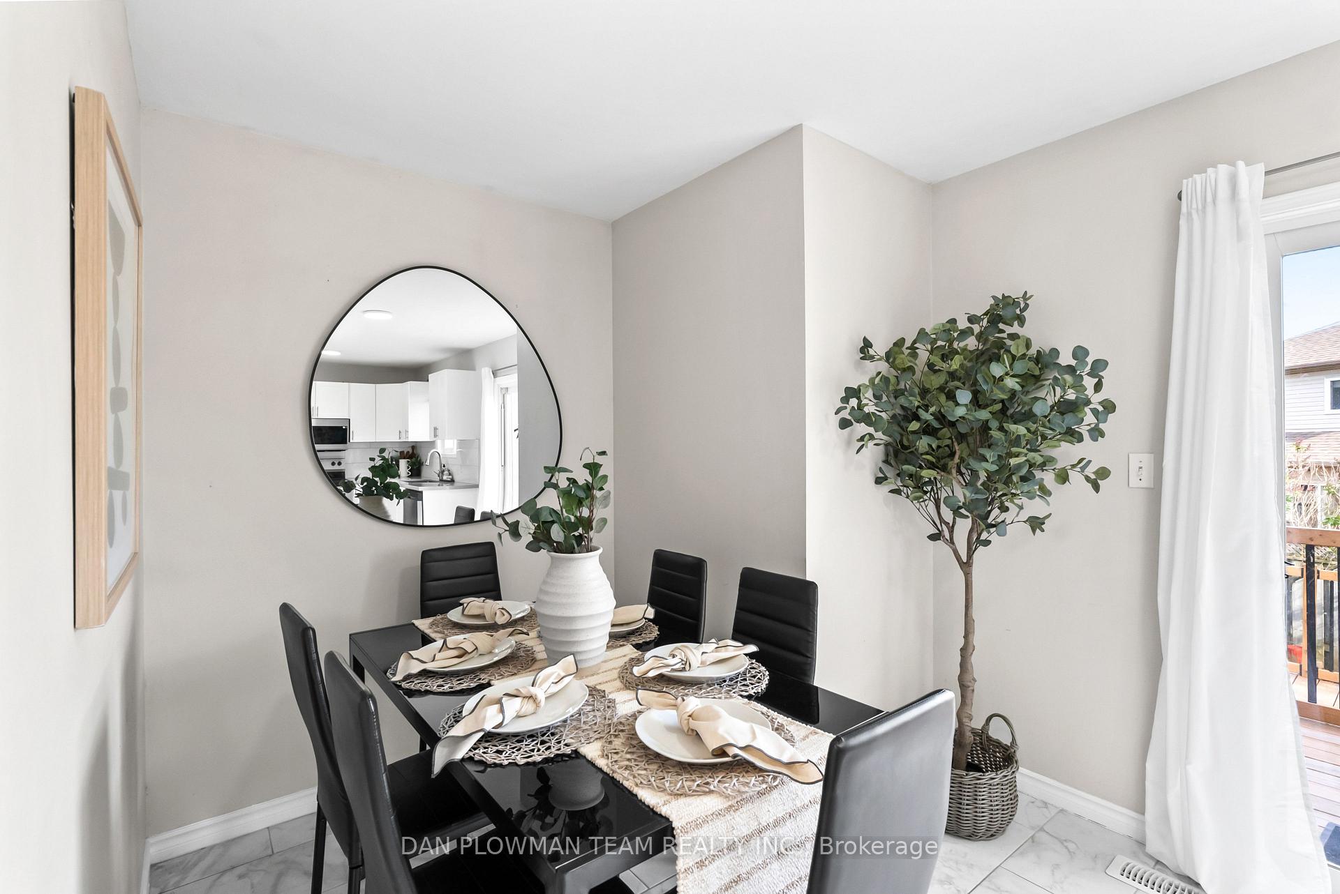 Photo 9 of 29 Barron Court, Clarington, Courtice — HOMEH