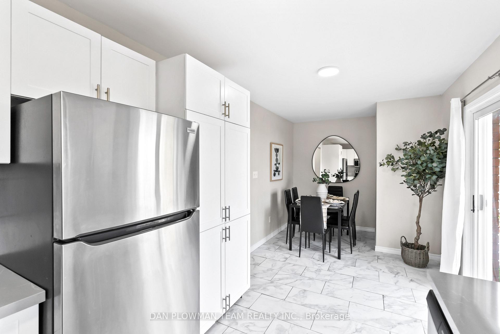 Photo 15 of 29 Barron Court, Clarington, Courtice — HOMEH