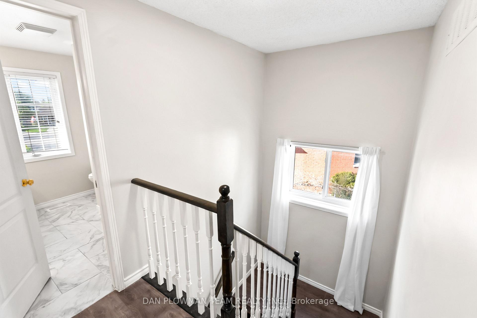 Photo 16 of 29 Barron Court, Clarington, Courtice — HOMEH