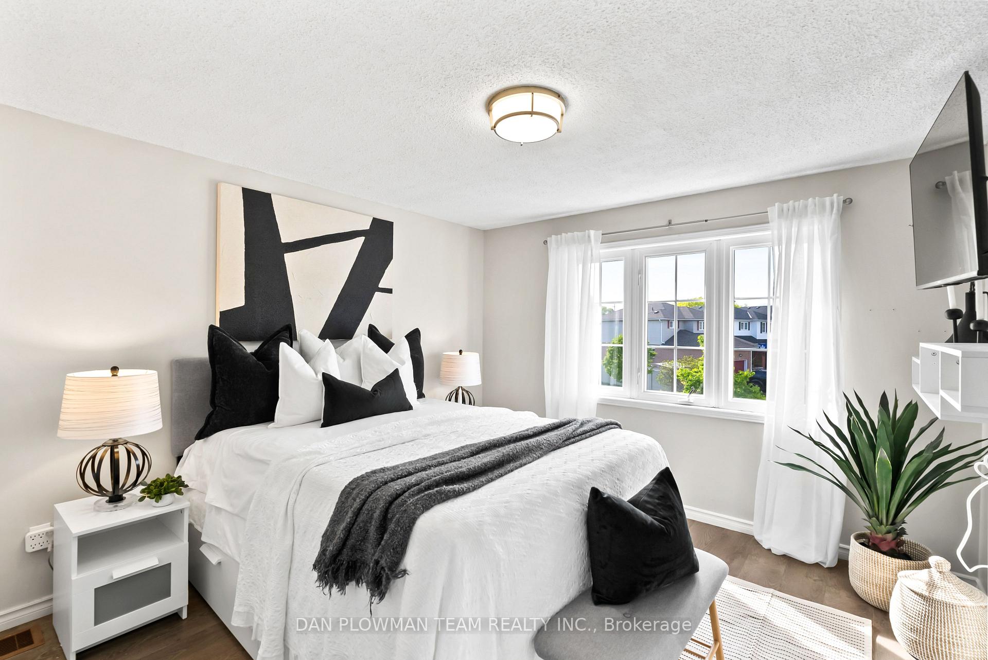 Photo 17 of 29 Barron Court, Clarington, Courtice — HOMEH