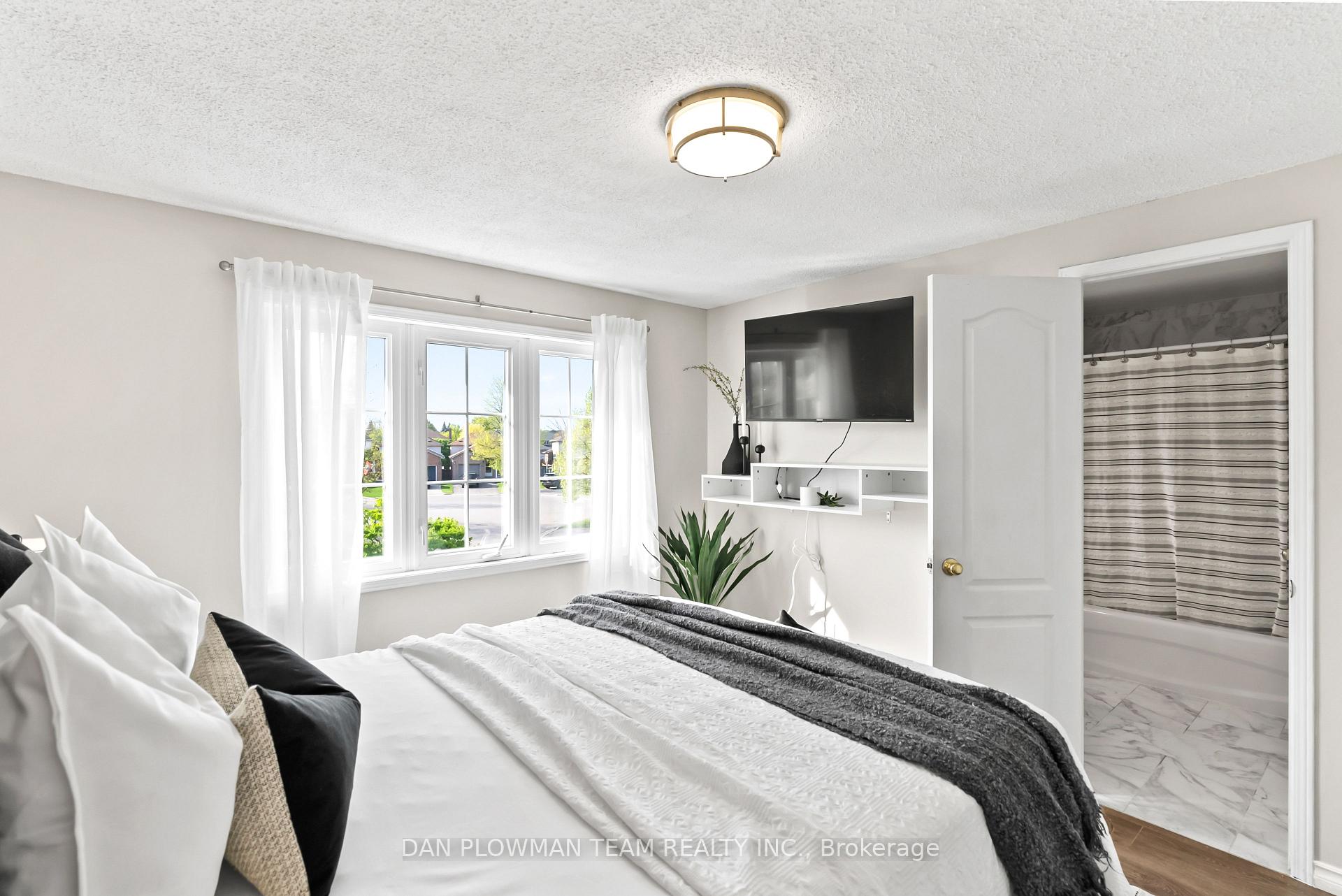 Photo 18 of 29 Barron Court, Clarington, Courtice — HOMEH