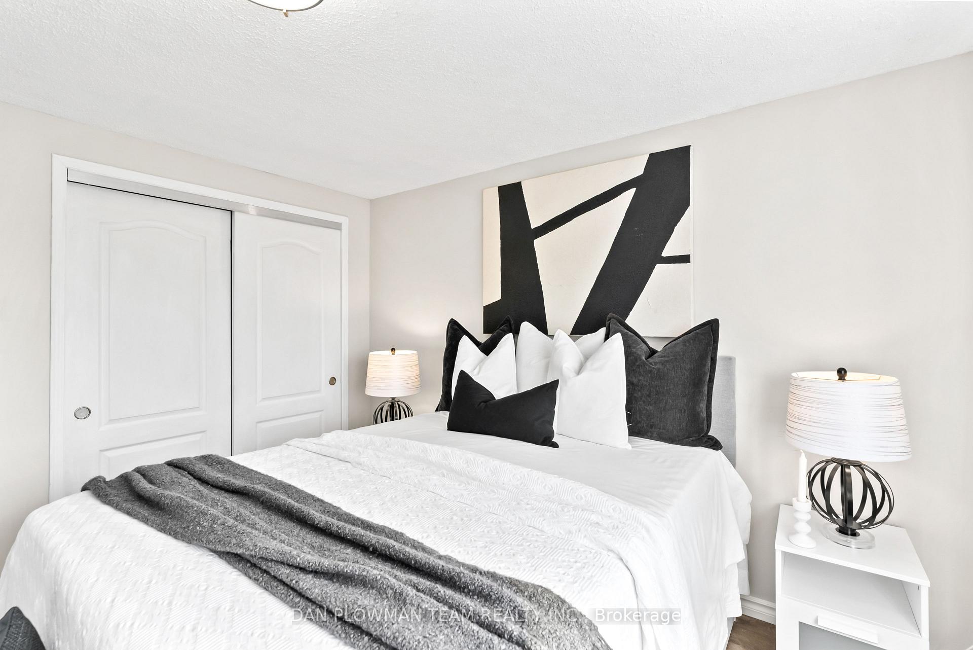 Photo 19 of 29 Barron Court, Clarington, Courtice — HOMEH