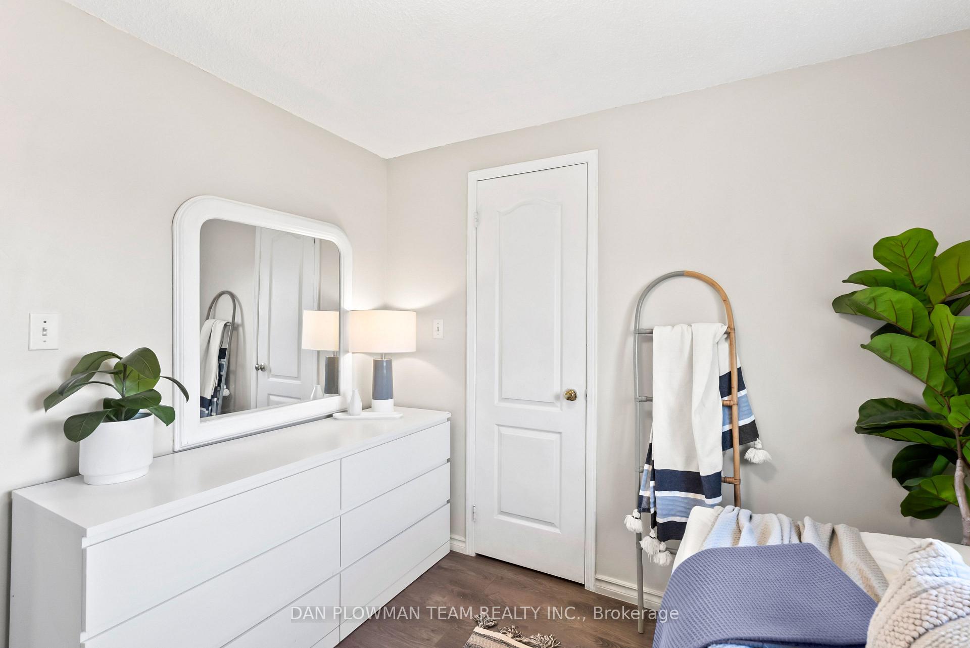 Photo 22 of 29 Barron Court, Clarington, Courtice — HOMEH