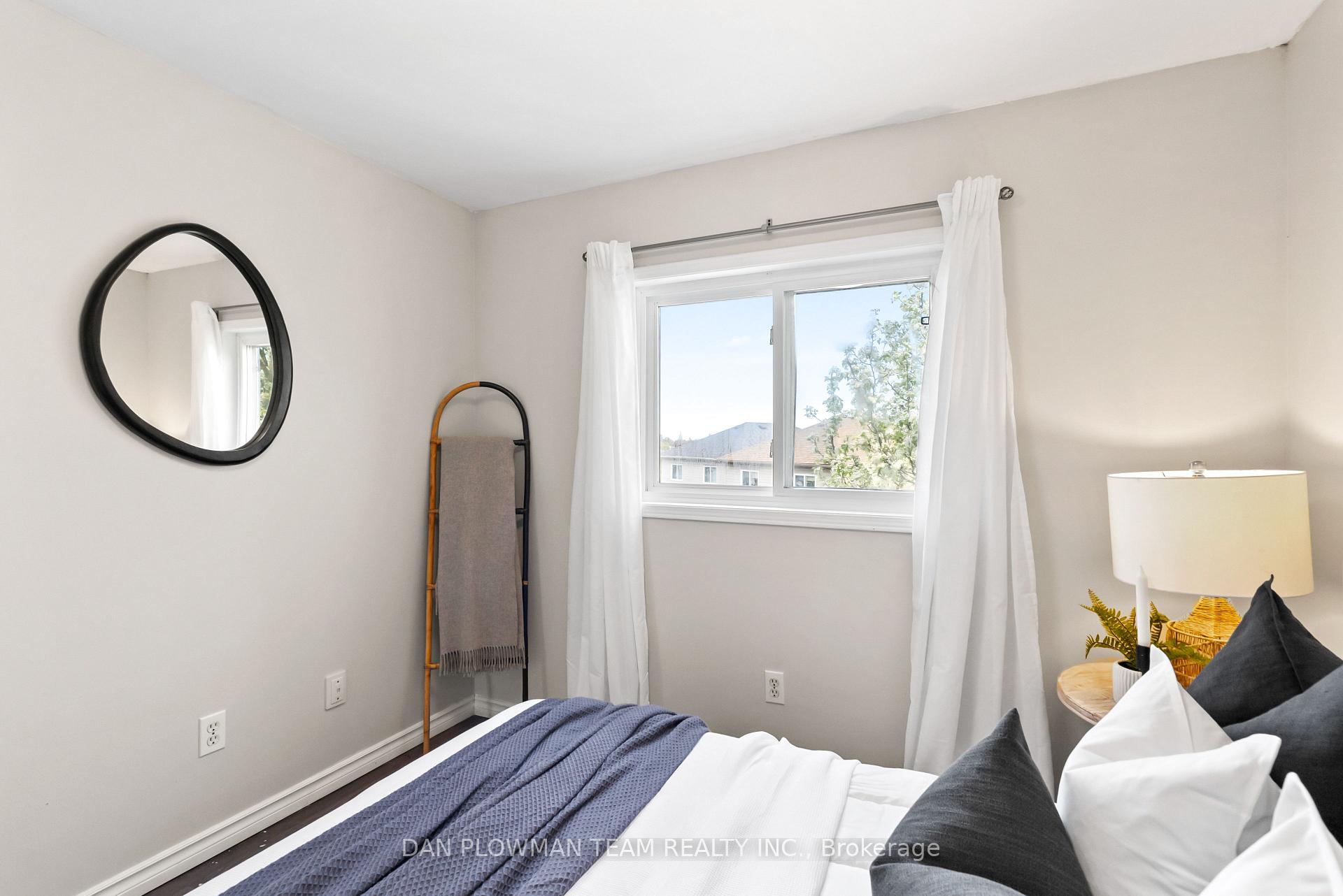 Photo 25 of 29 Barron Court, Clarington, Courtice — HOMEH