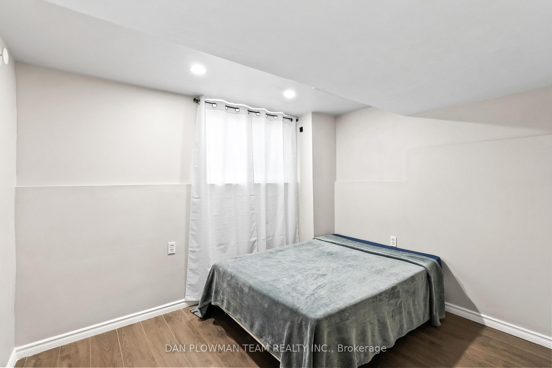 Photo 29 of 29 Barron Court, Clarington, Courtice — HOMEH