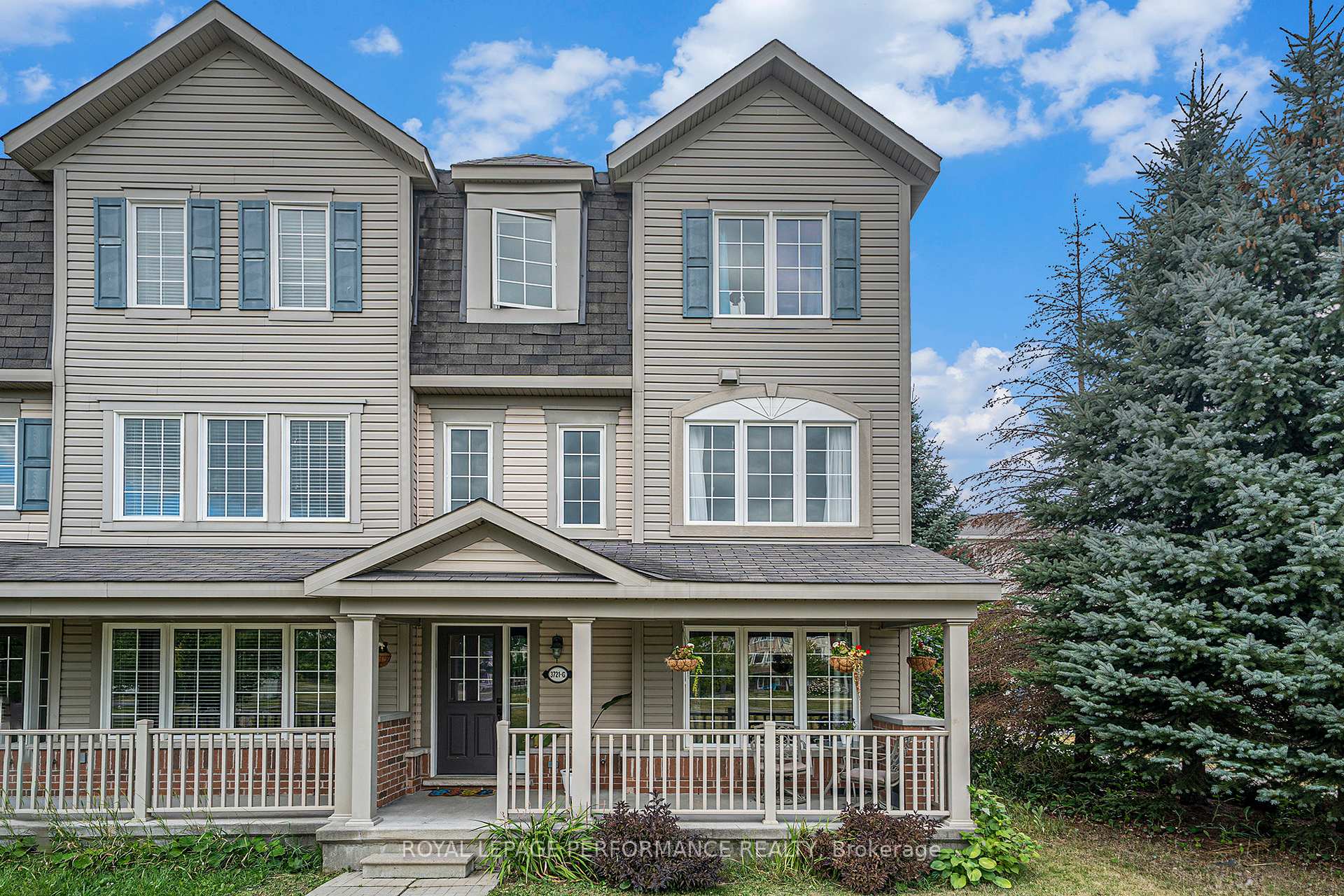 Front of Unit G, 3721 Riverbreeze Street