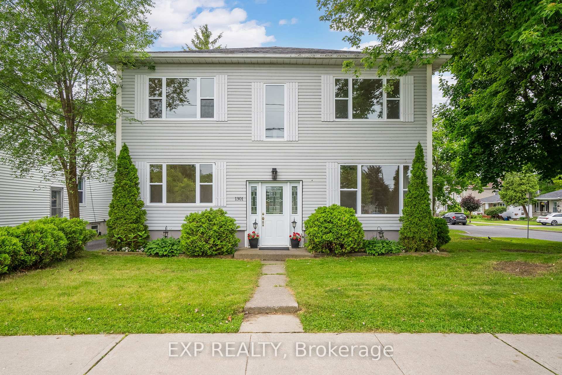 Photo 1 of 1301 Easton Avenue, Cornwall — HOMEH