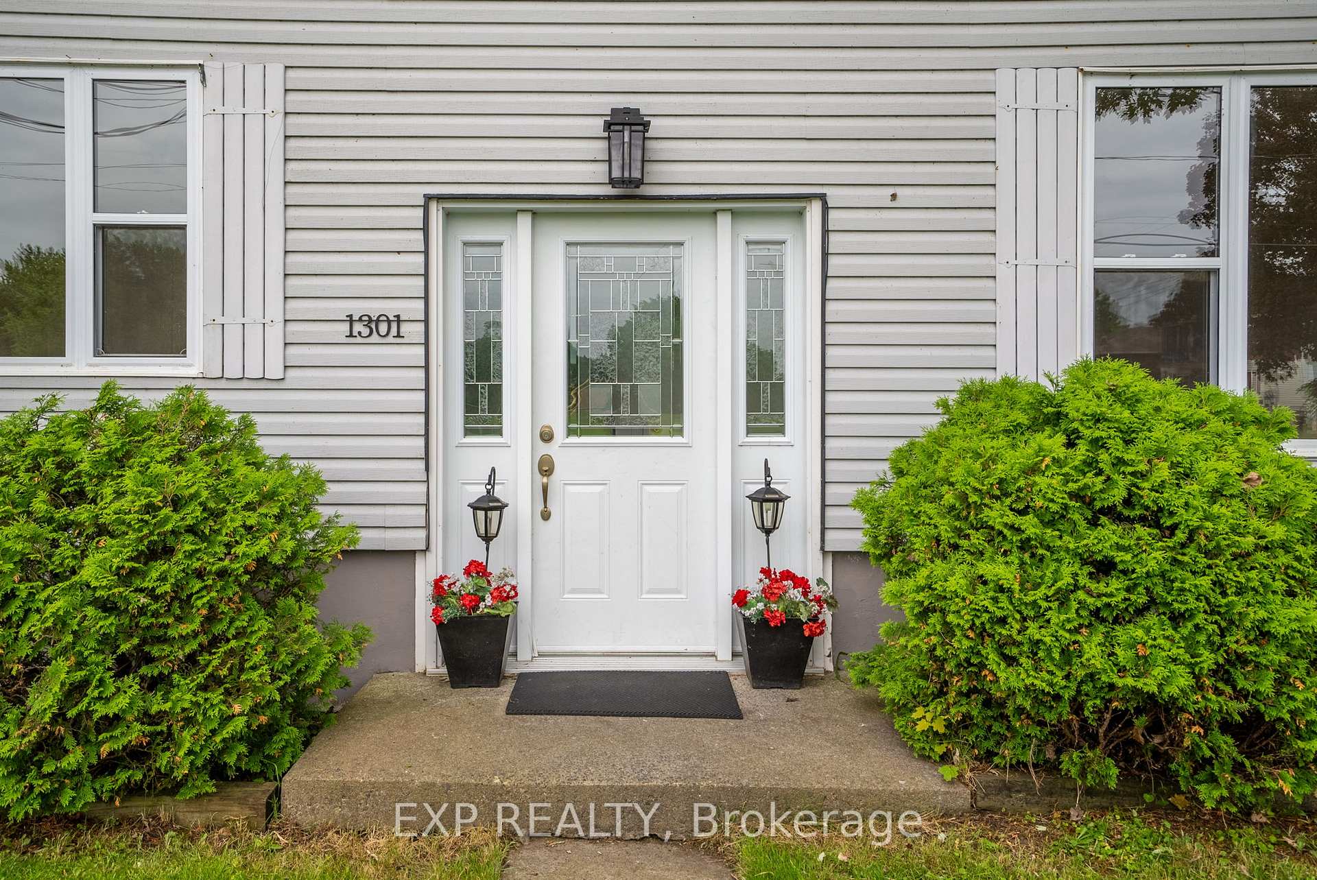 Photo 2 of 1301 Easton Avenue, Cornwall — HOMEH