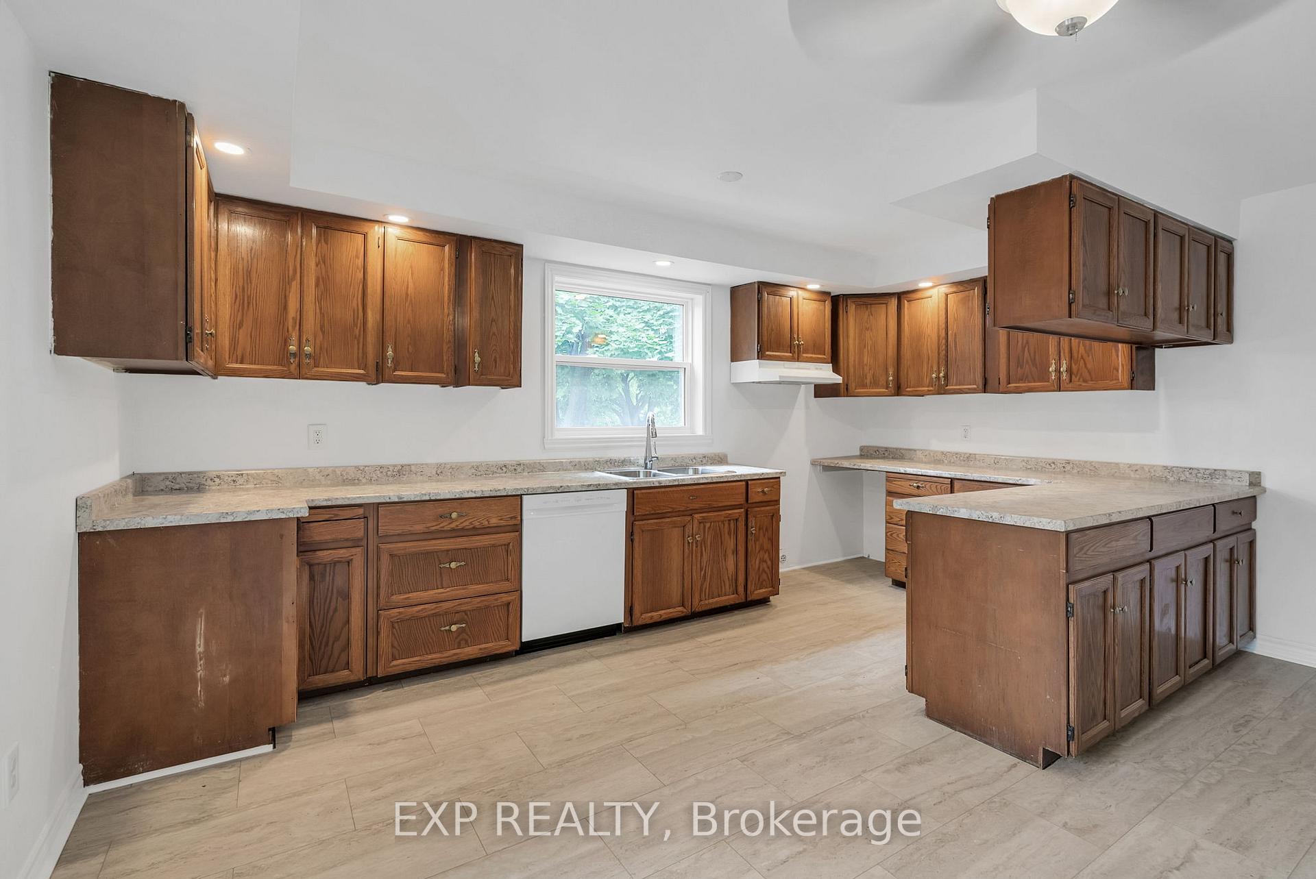 Photo 13 of 1301 Easton Avenue, Cornwall — HOMEH