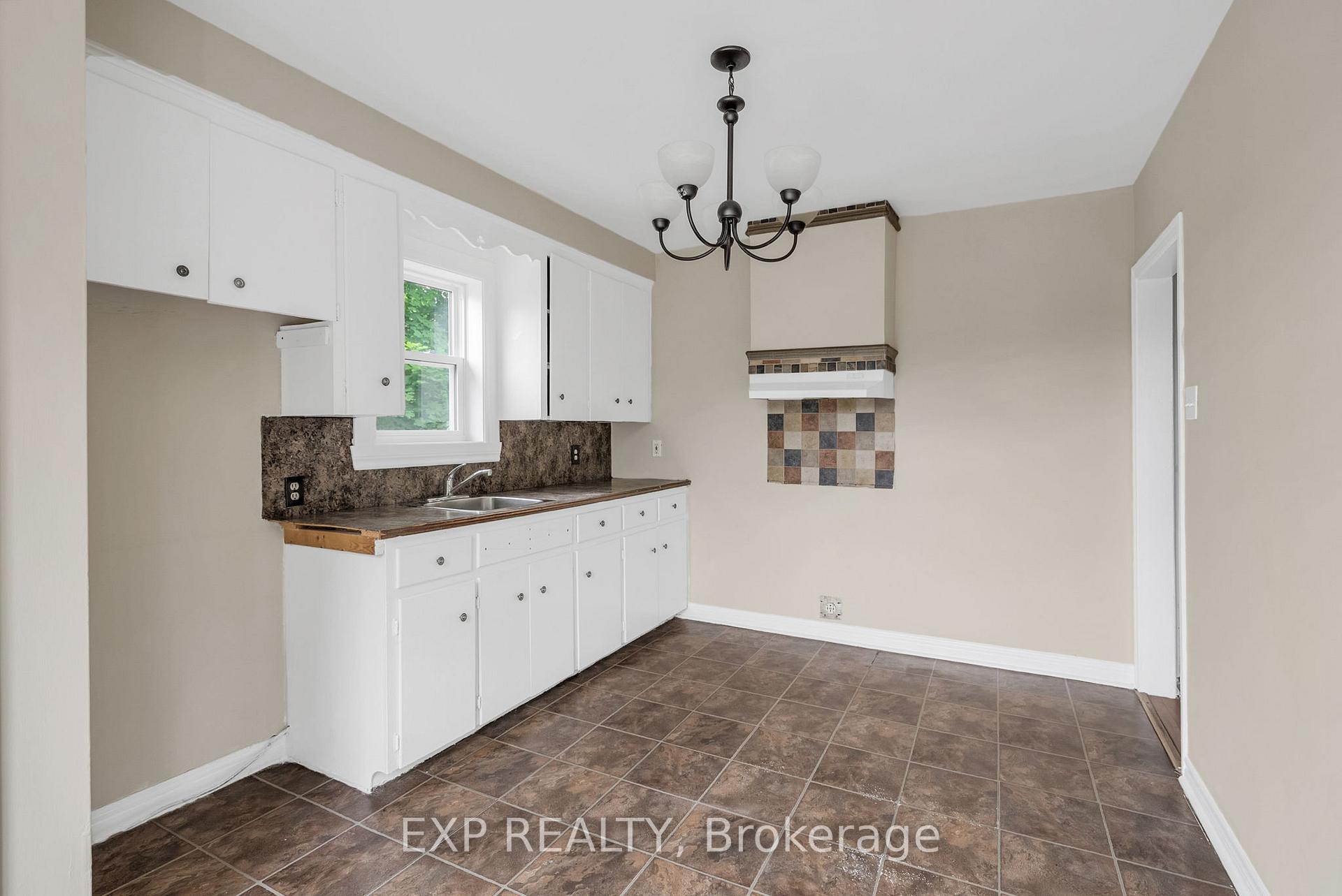 Photo 28 of 1301 Easton Avenue, Cornwall — HOMEH