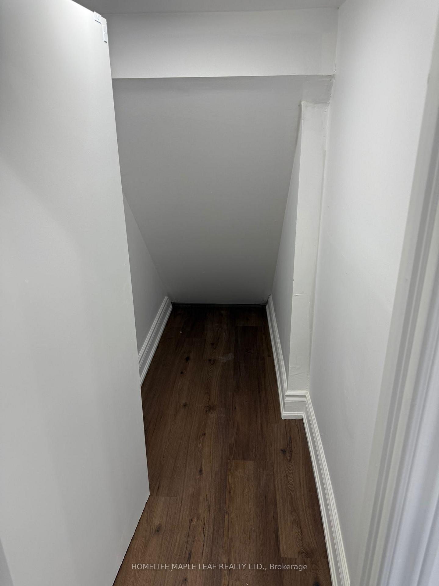 Photo 4 of 51 Angus Drive, Ajax, Central — HOMEH