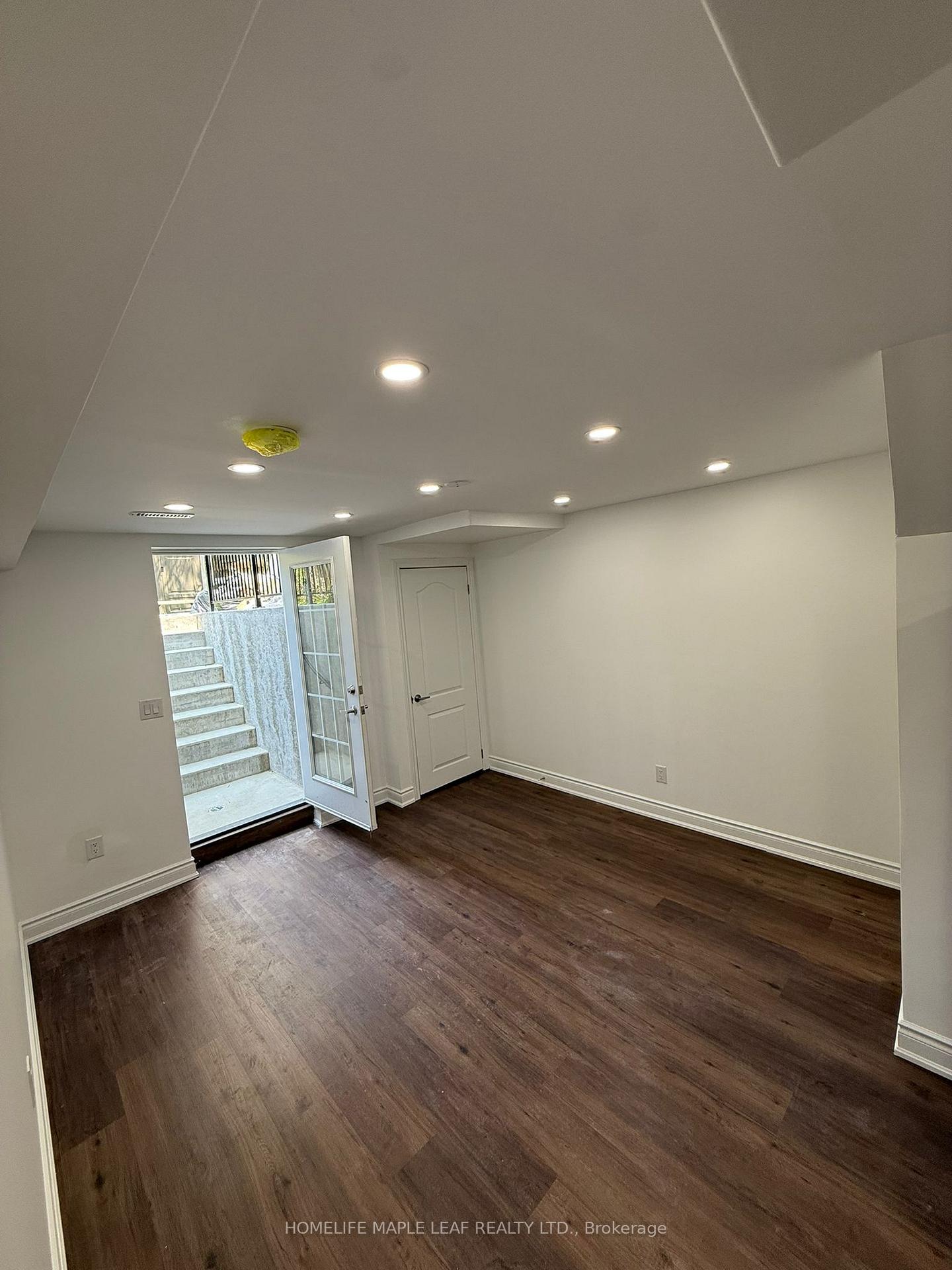 Photo 9 of 51 Angus Drive, Ajax, Central — HOMEH