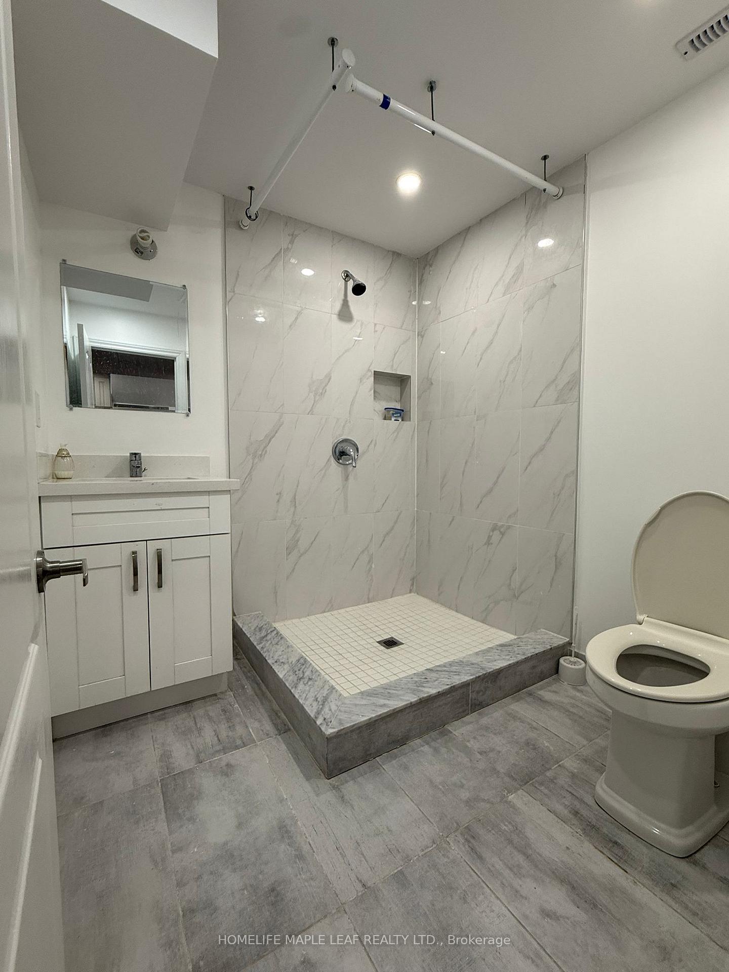 Photo 10 of 51 Angus Drive, Ajax, Central — HOMEH