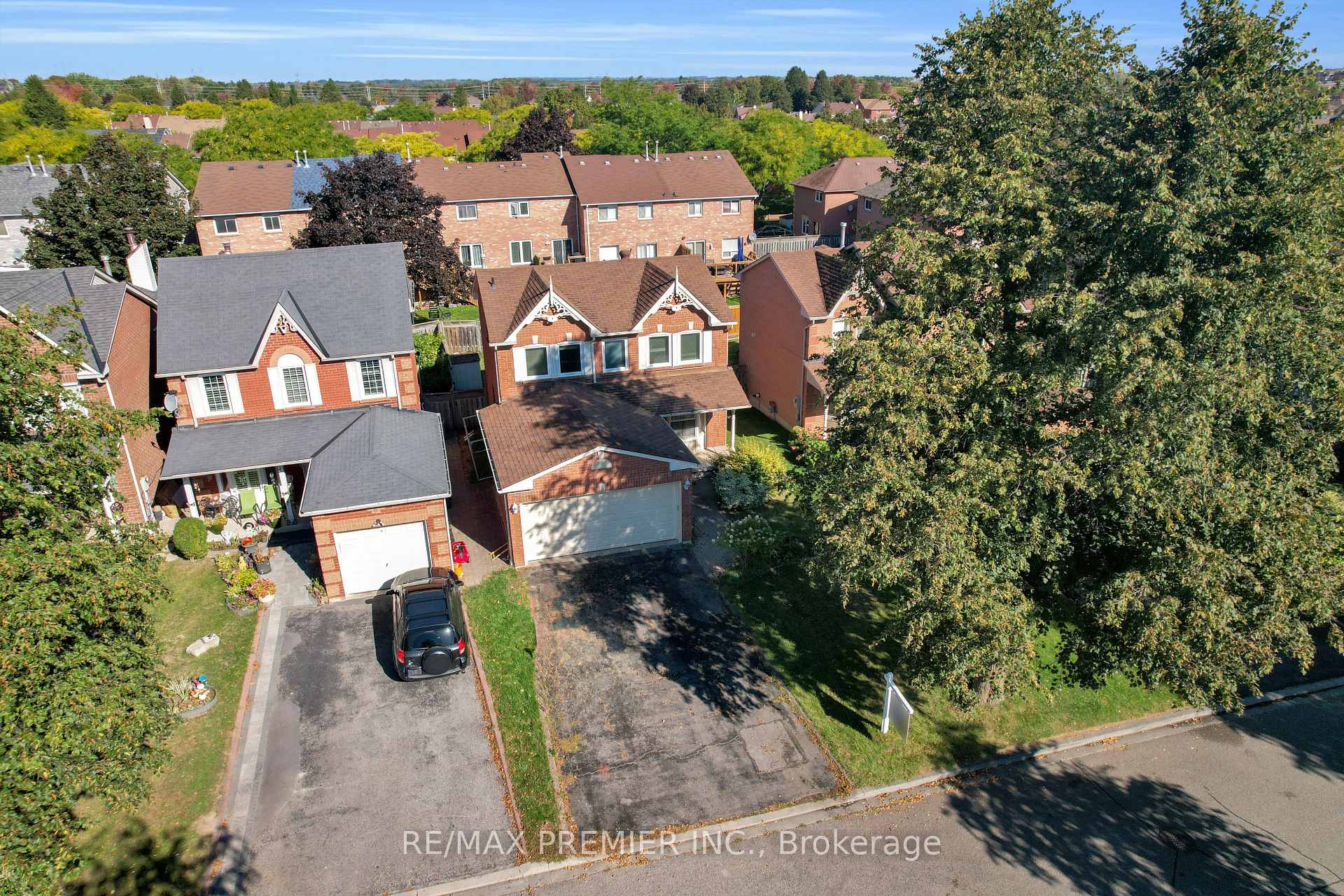 Photo 9 of 6 Hearne Crescent, Ajax, Central — HOMEH